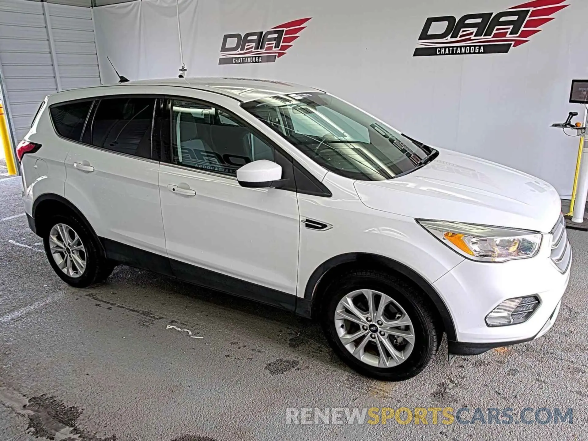 30 fotografías del automóvil dañado 1FMCU0GD2KUC36960 FORD ESCAPE 2019
