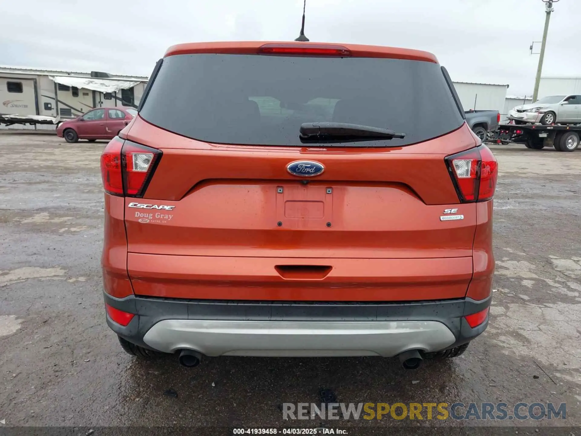 17 fotografías del automóvil dañado 1FMCU0GD2KUC52592 FORD ESCAPE 2019
