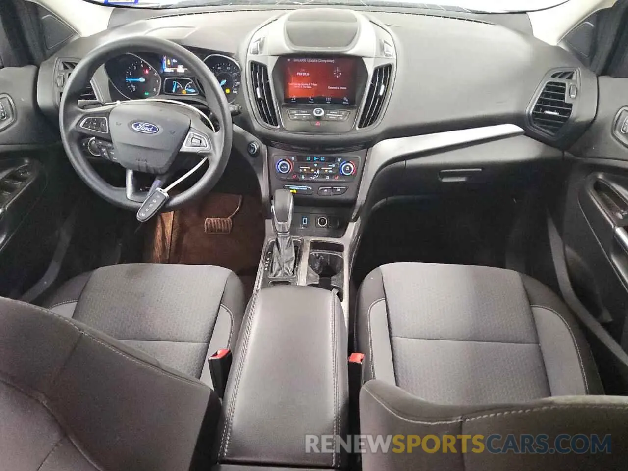 8 fotografías del automóvil dañado 1FMCU0GD2KUC52723 FORD ESCAPE 2019