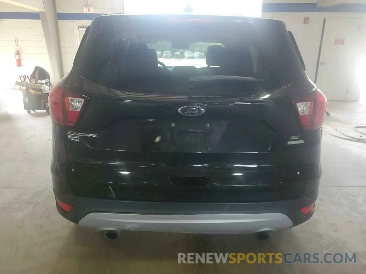 6 fotografías del automóvil dañado 1FMCU0GD3KUA07915 FORD ESCAPE 2019