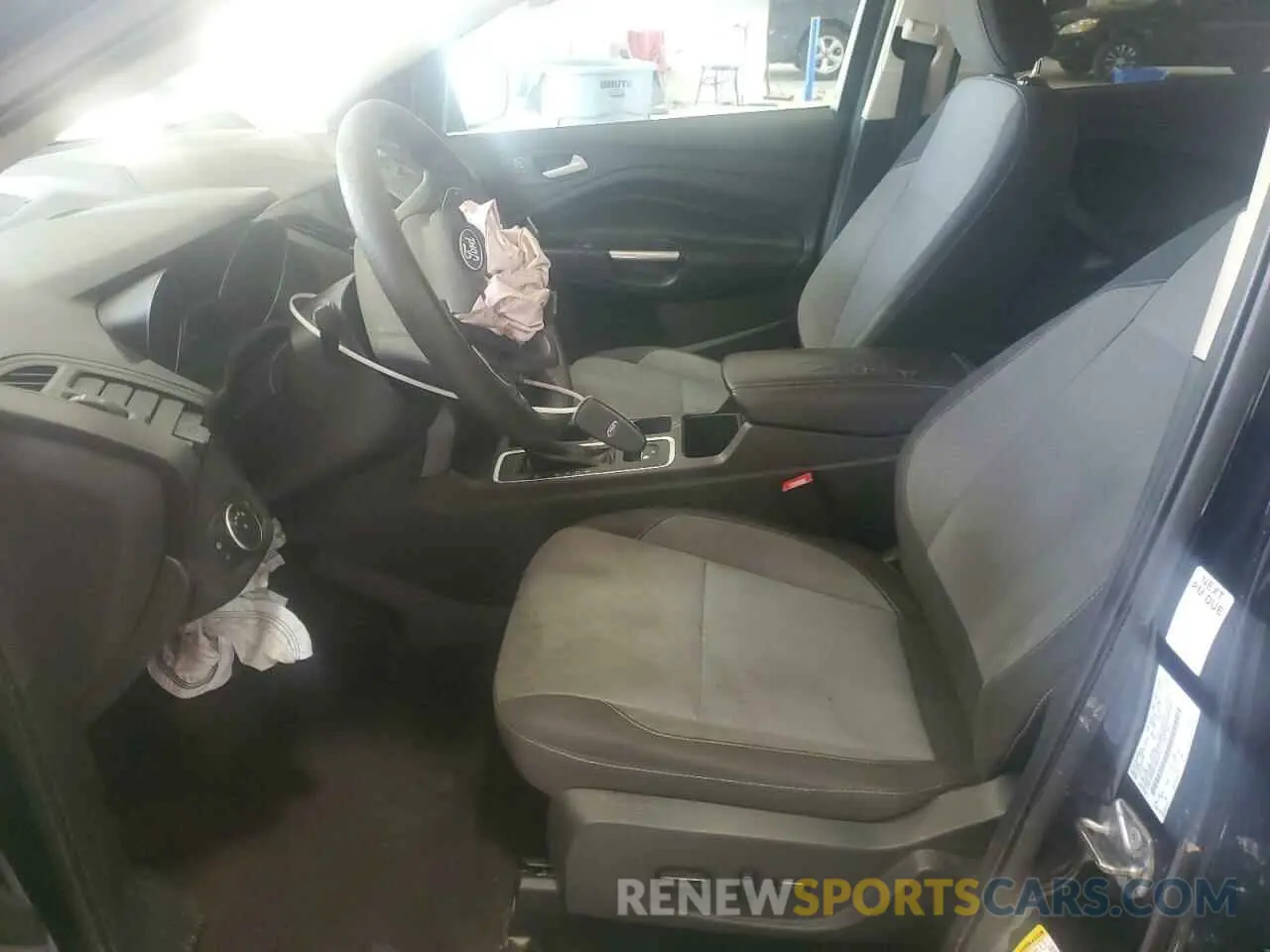 7 fotografías del automóvil dañado 1FMCU0GD3KUA07915 FORD ESCAPE 2019