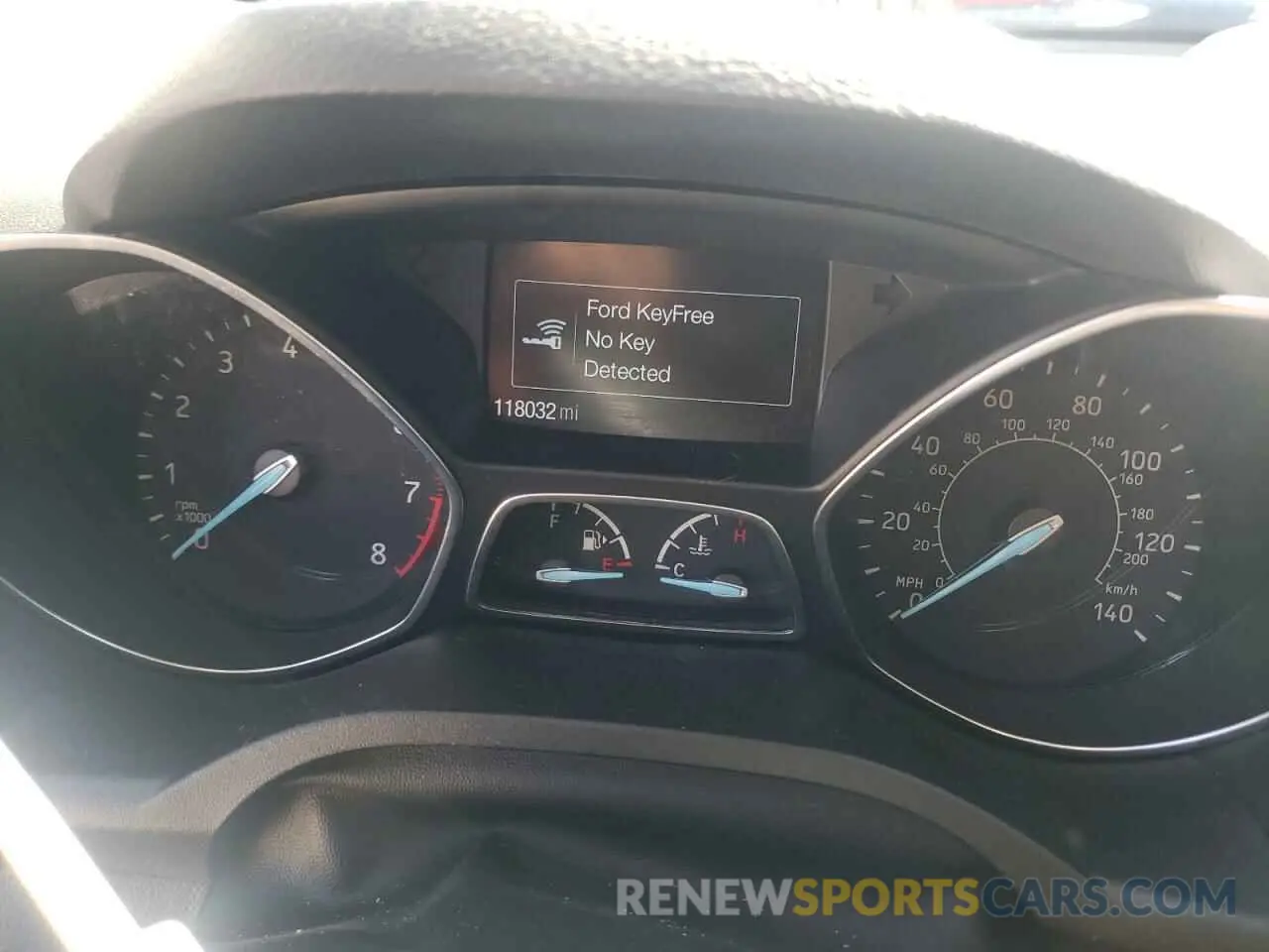 9 fotografías del automóvil dañado 1FMCU0GD3KUA26822 FORD ESCAPE 2019