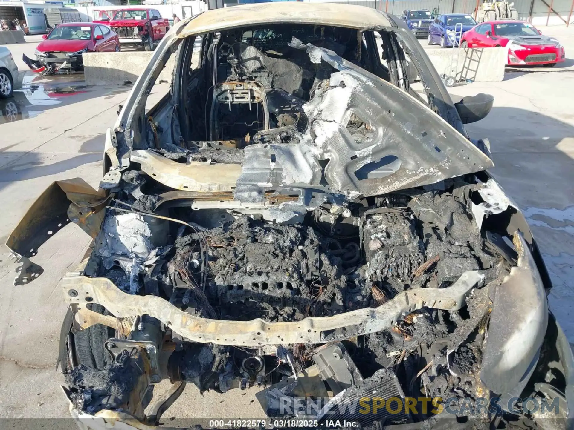 10 fotografías del automóvil dañado 1FMCU0GD3KUA29977 FORD ESCAPE 2019