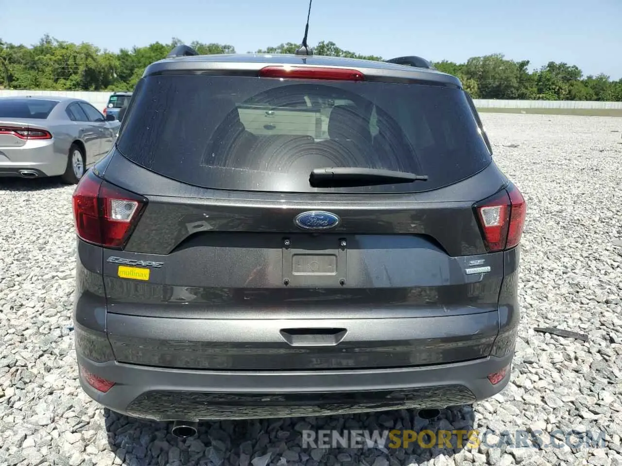 6 fotografías del automóvil dañado 1FMCU0GD3KUA38680 FORD ESCAPE 2019