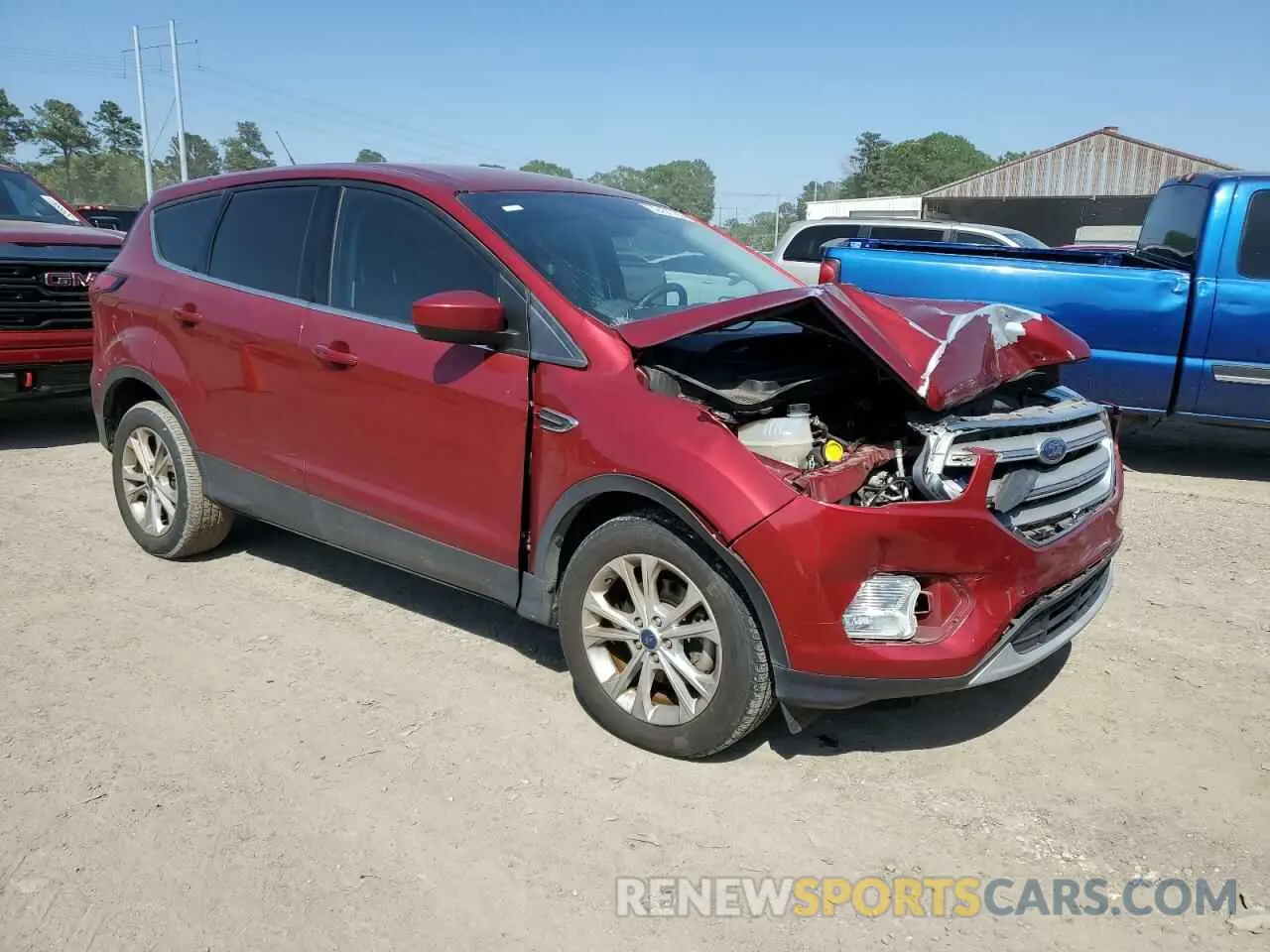 4 fotografías del automóvil dañado 1FMCU0GD3KUA67774 FORD ESCAPE 2019