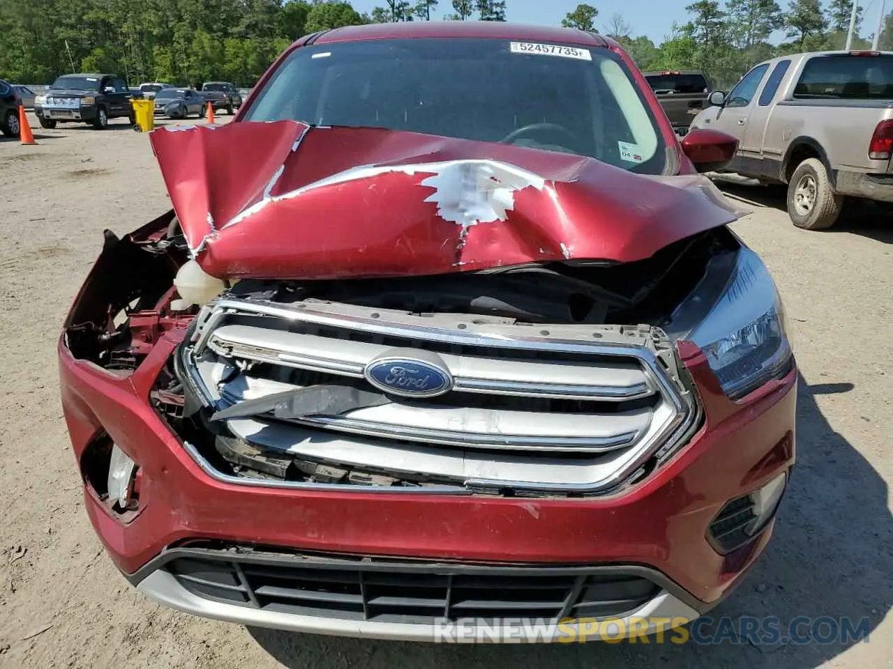 5 fotografías del automóvil dañado 1FMCU0GD3KUA67774 FORD ESCAPE 2019