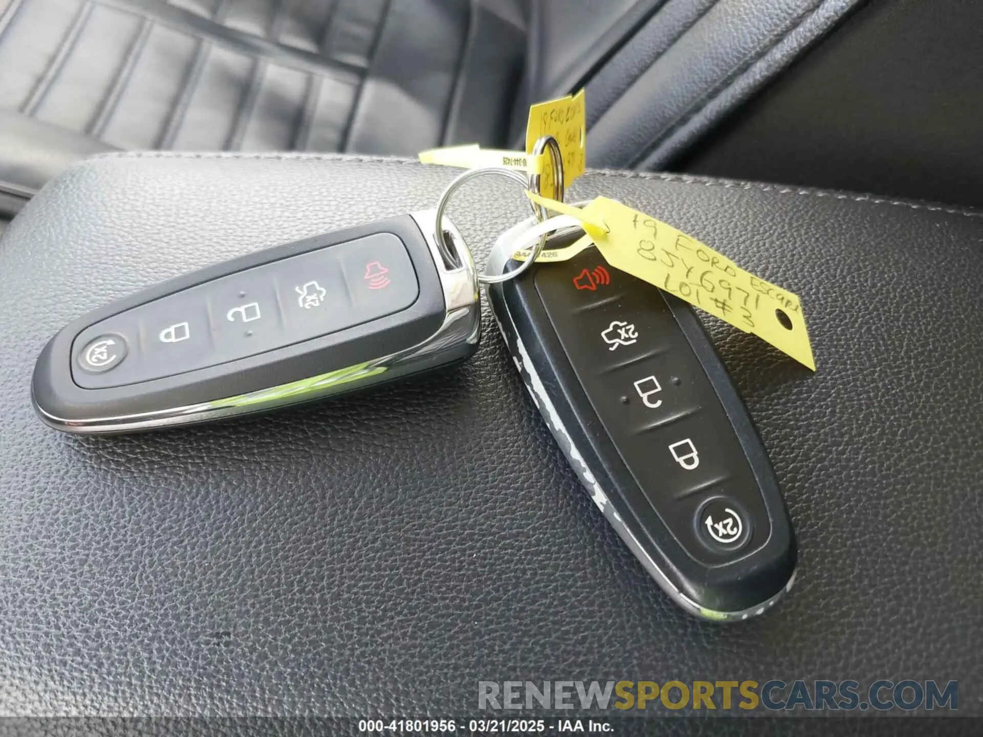 11 fotografías del automóvil dañado 1FMCU0GD3KUA71923 FORD ESCAPE 2019