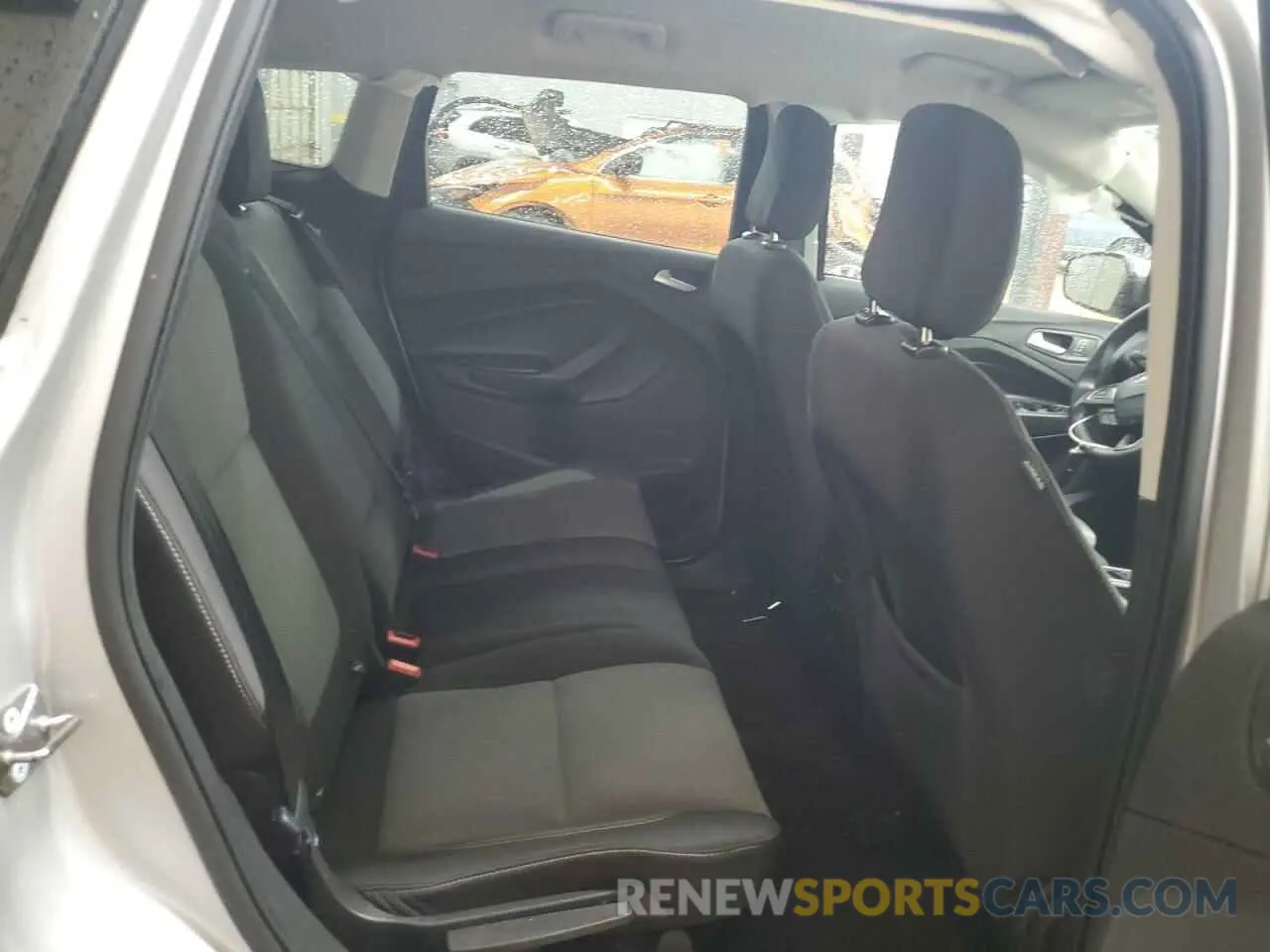11 fotografías del automóvil dañado 1FMCU0GD4KUA01511 FORD ESCAPE 2019