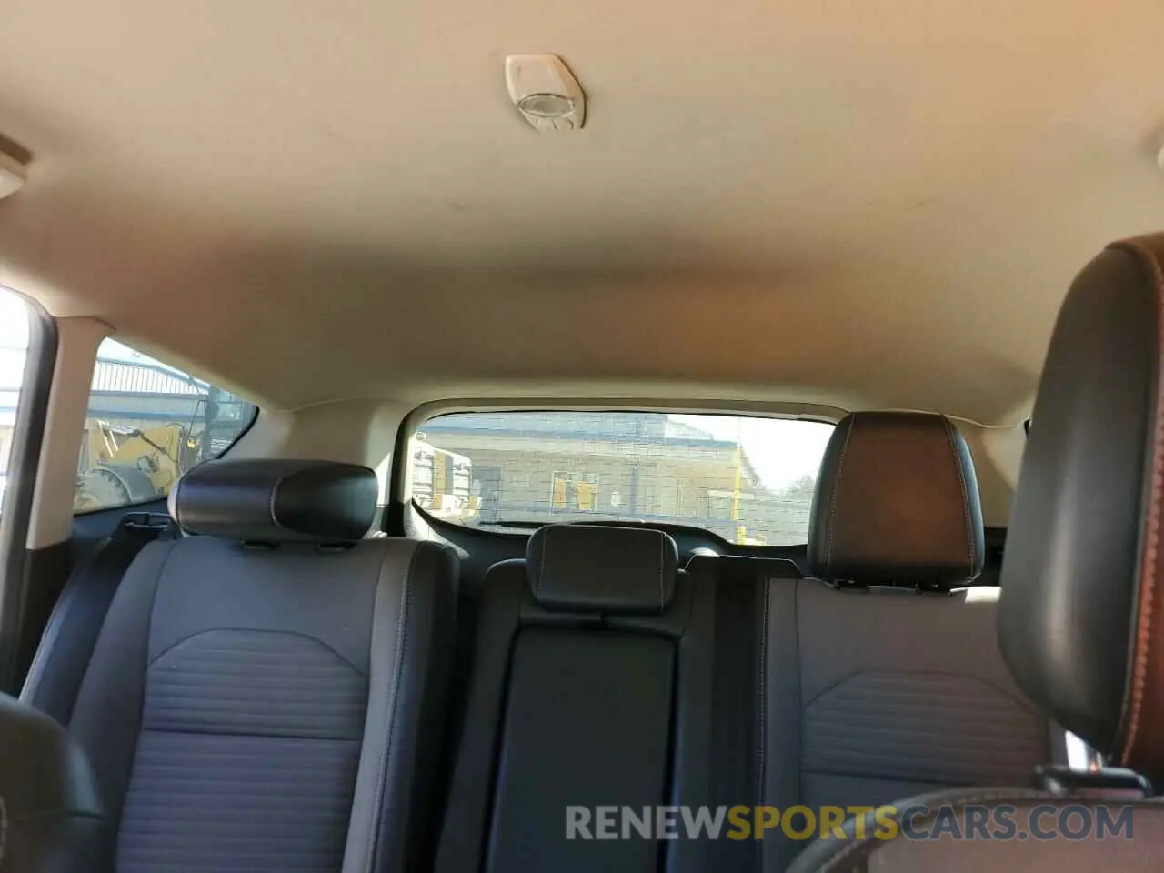 10 fotografías del automóvil dañado 1FMCU0GD4KUA07325 FORD ESCAPE 2019