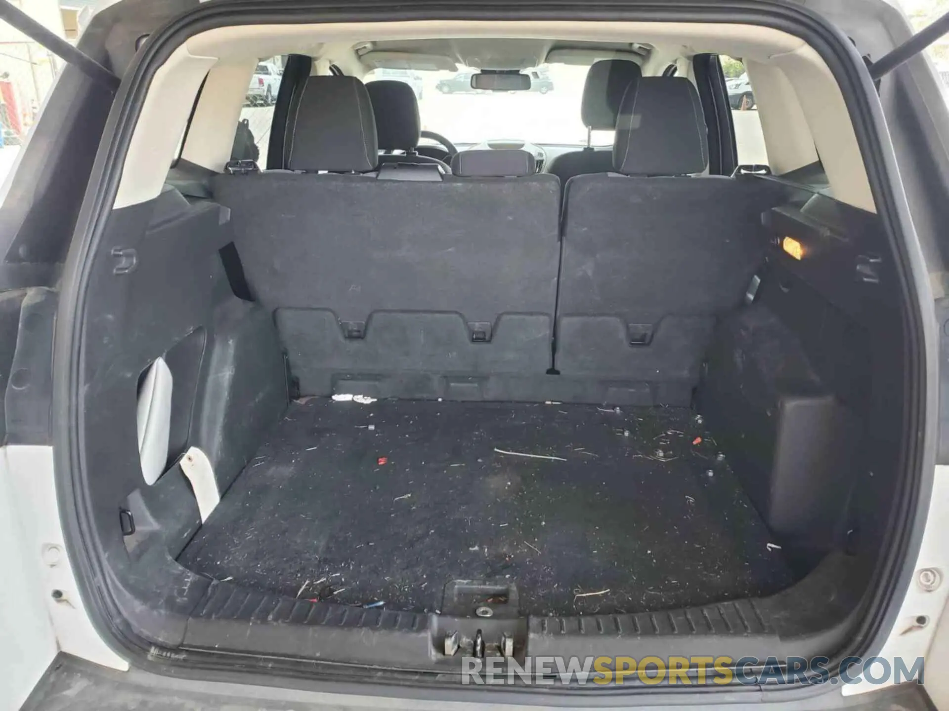 1 fotografías del automóvil dañado 1FMCU0GD4KUA34072 FORD ESCAPE 2019