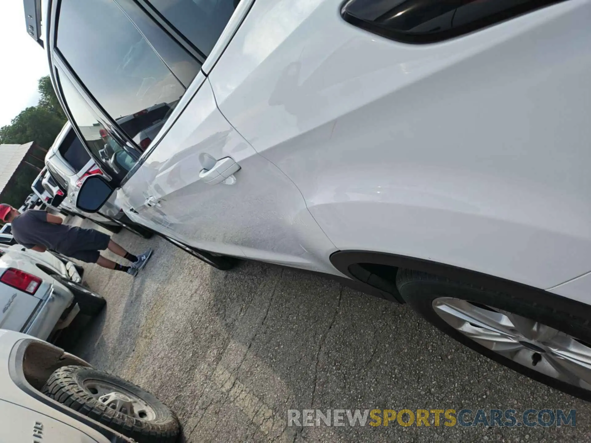 11 fotografías del automóvil dañado 1FMCU0GD4KUA34072 FORD ESCAPE 2019