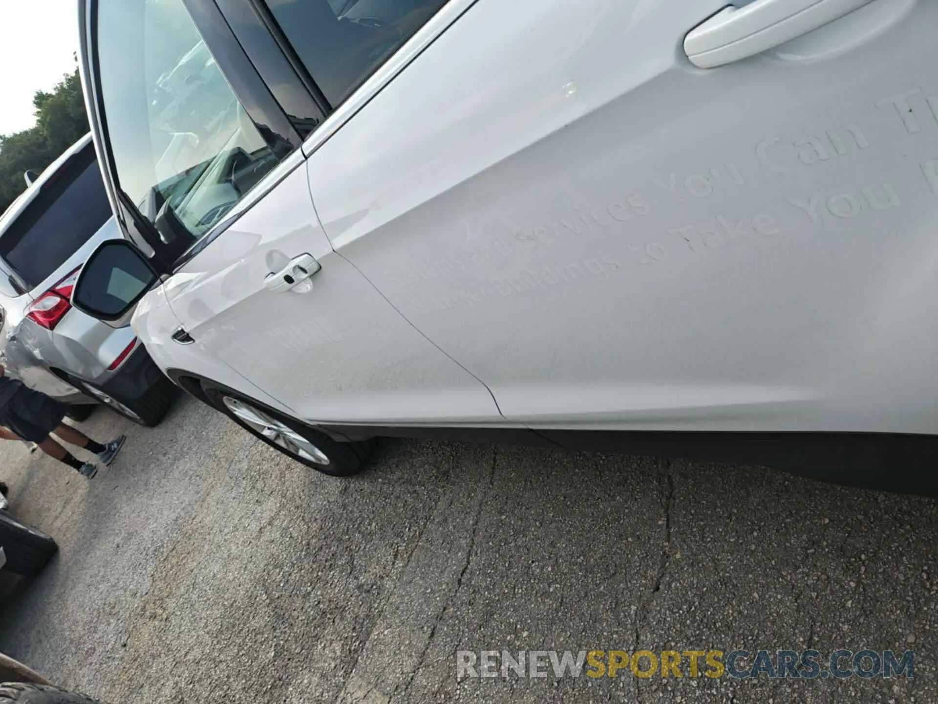 12 fotografías del automóvil dañado 1FMCU0GD4KUA34072 FORD ESCAPE 2019