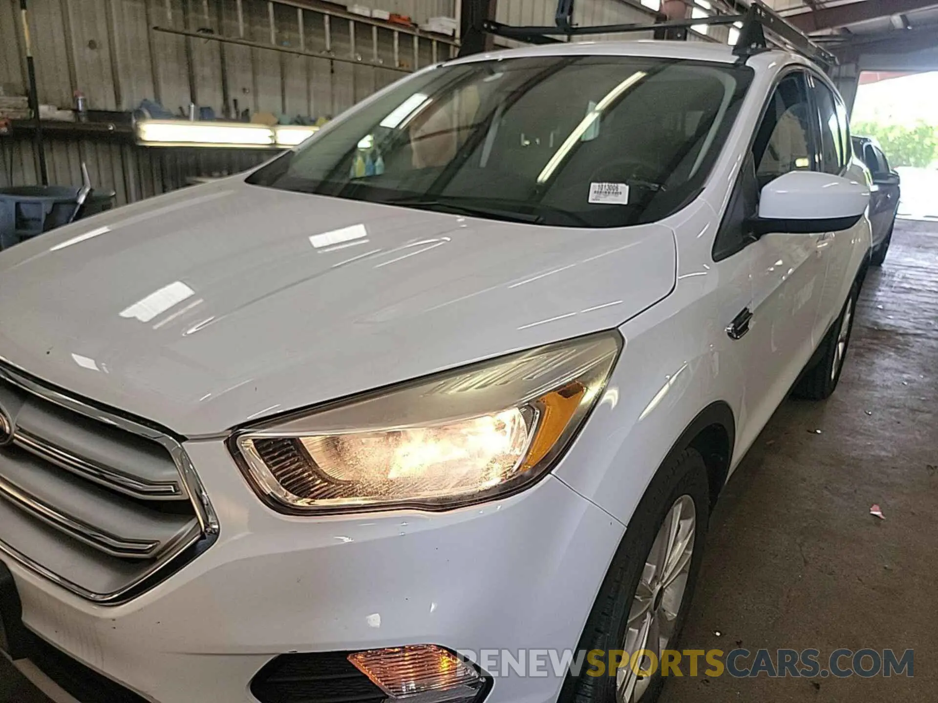 15 fotografías del automóvil dañado 1FMCU0GD4KUA34072 FORD ESCAPE 2019