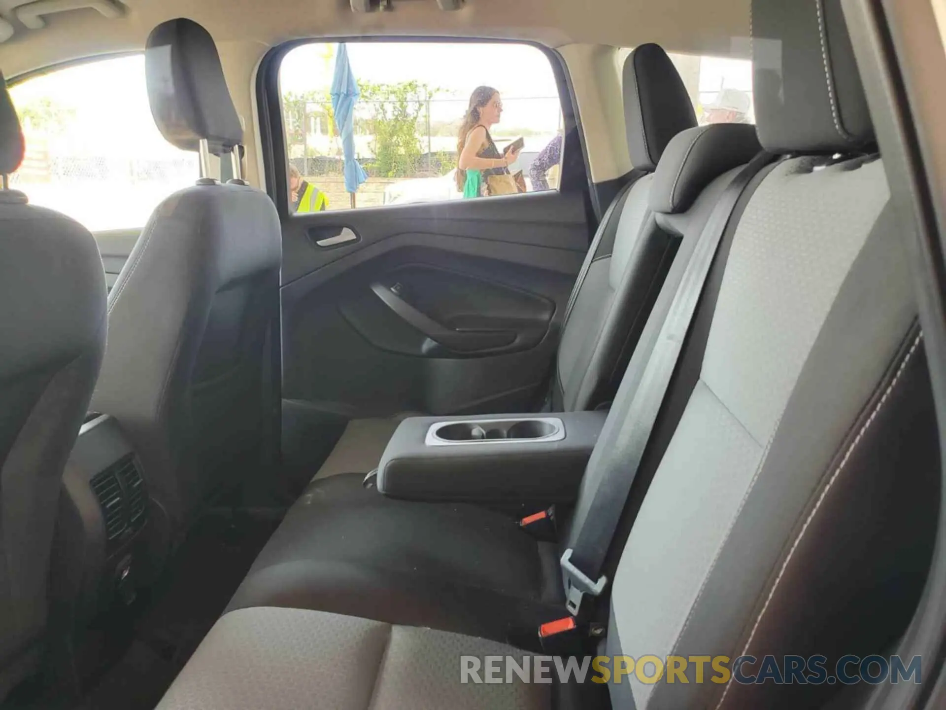 22 fotografías del automóvil dañado 1FMCU0GD4KUA34072 FORD ESCAPE 2019