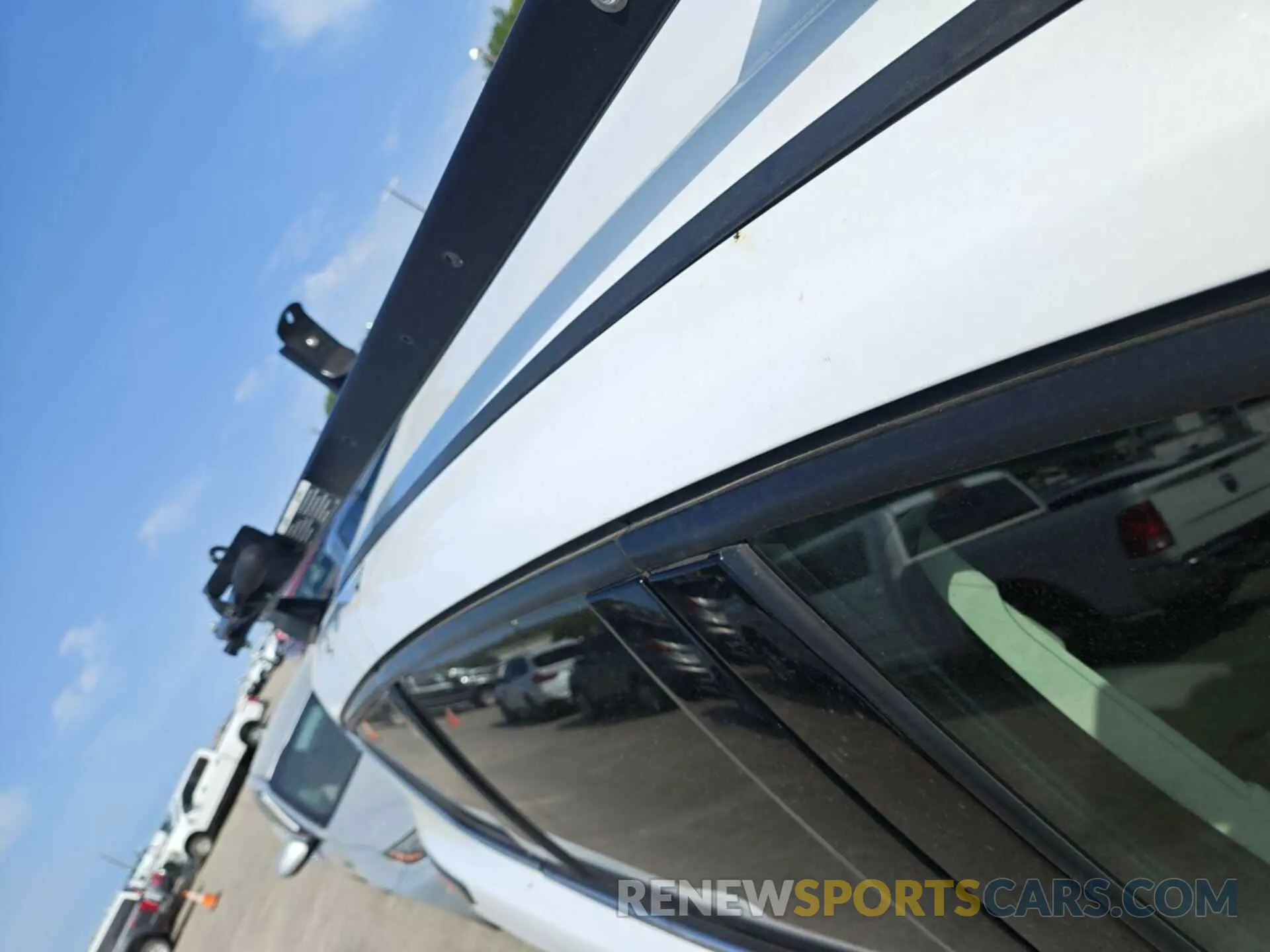 3 fotografías del automóvil dañado 1FMCU0GD4KUA34072 FORD ESCAPE 2019