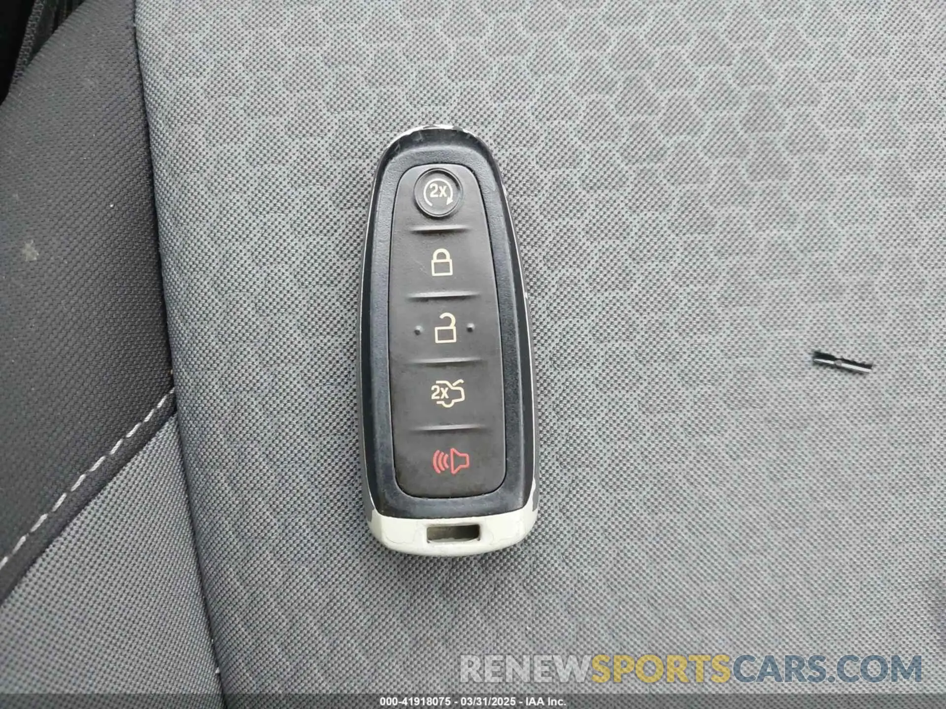 11 fotografías del automóvil dañado 1FMCU0GD4KUA60347 FORD ESCAPE 2019