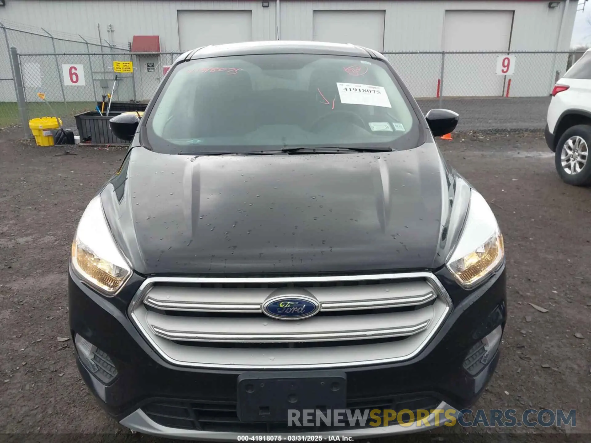12 fotografías del automóvil dañado 1FMCU0GD4KUA60347 FORD ESCAPE 2019