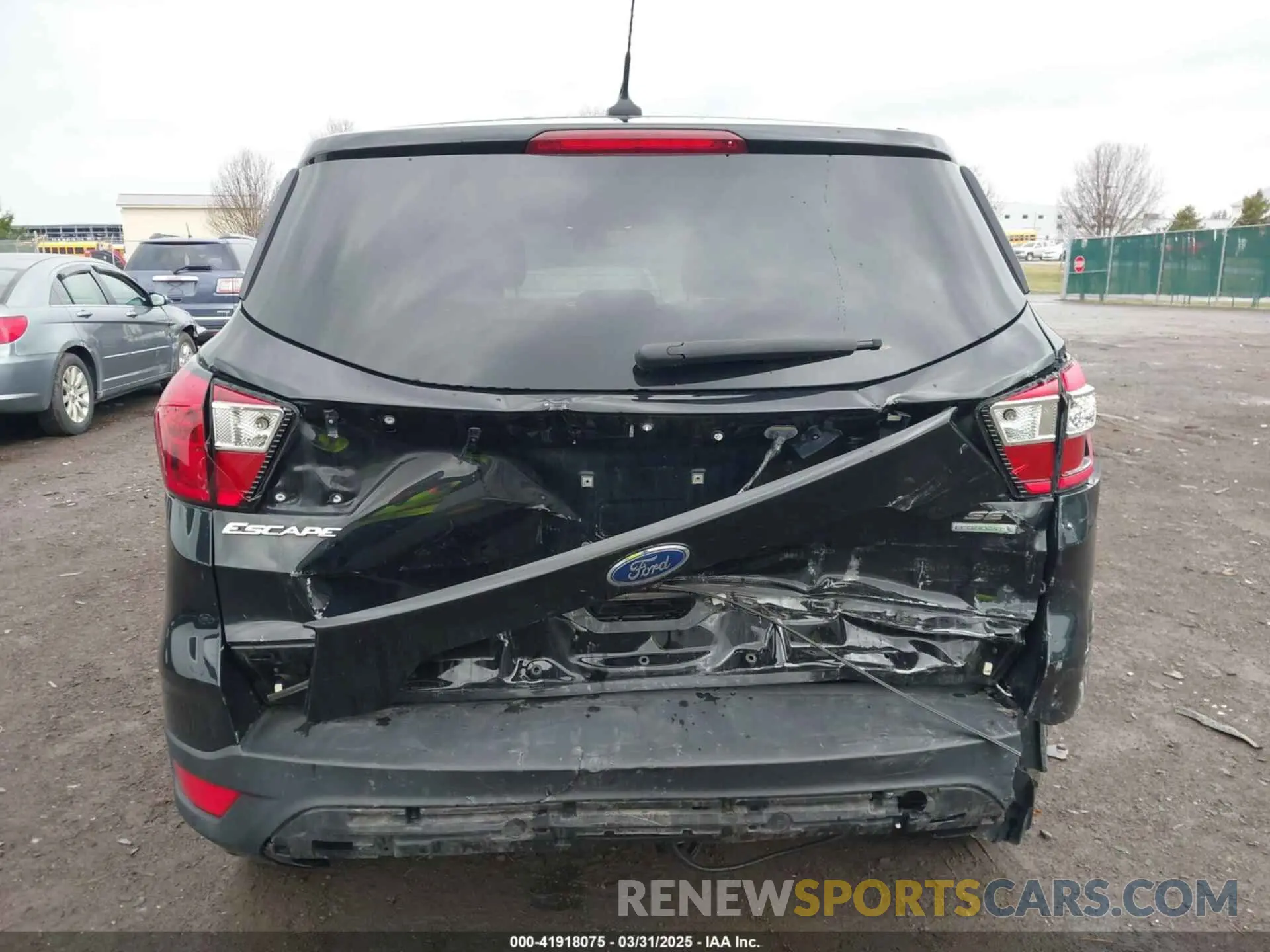 6 fotografías del automóvil dañado 1FMCU0GD4KUA60347 FORD ESCAPE 2019