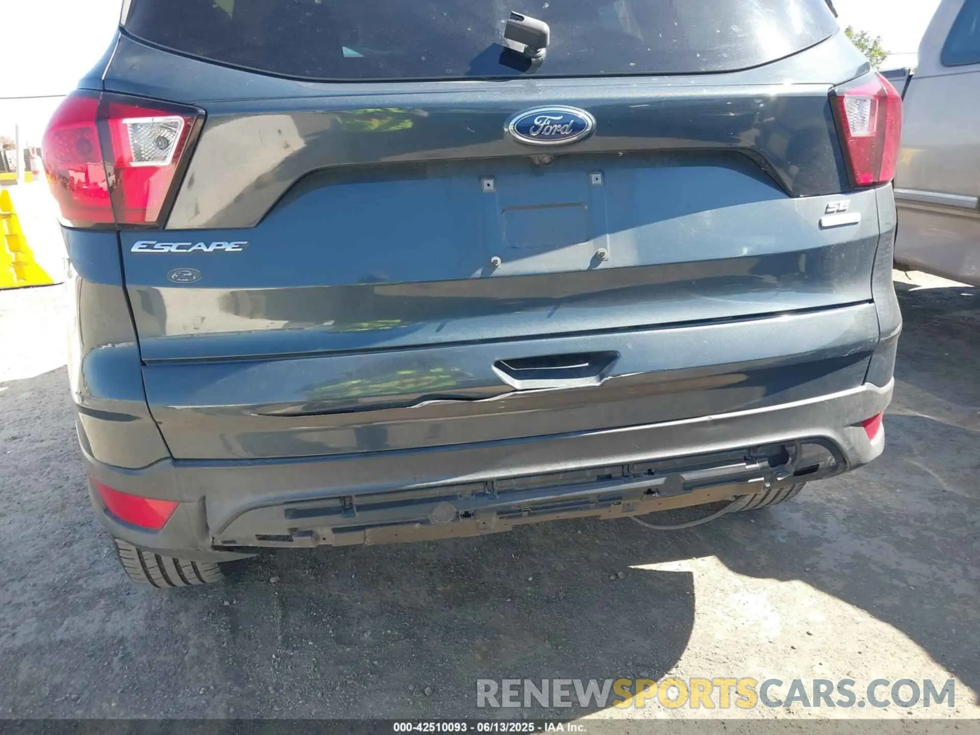 6 fotografías del automóvil dañado 1FMCU0GD4KUA63989 FORD ESCAPE 2019