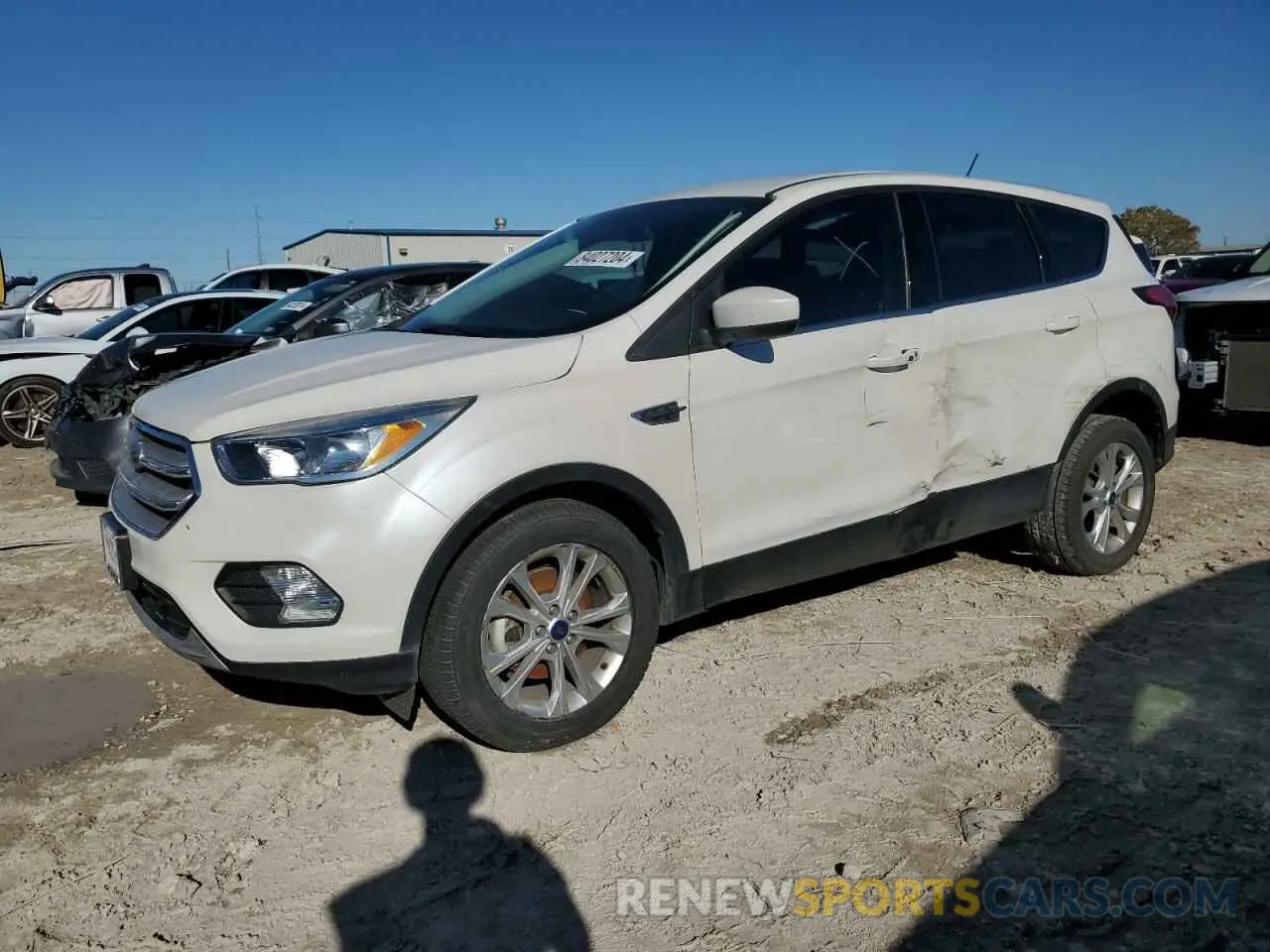 1 fotografías del automóvil dañado 1FMCU0GD4KUB00085 FORD ESCAPE 2019