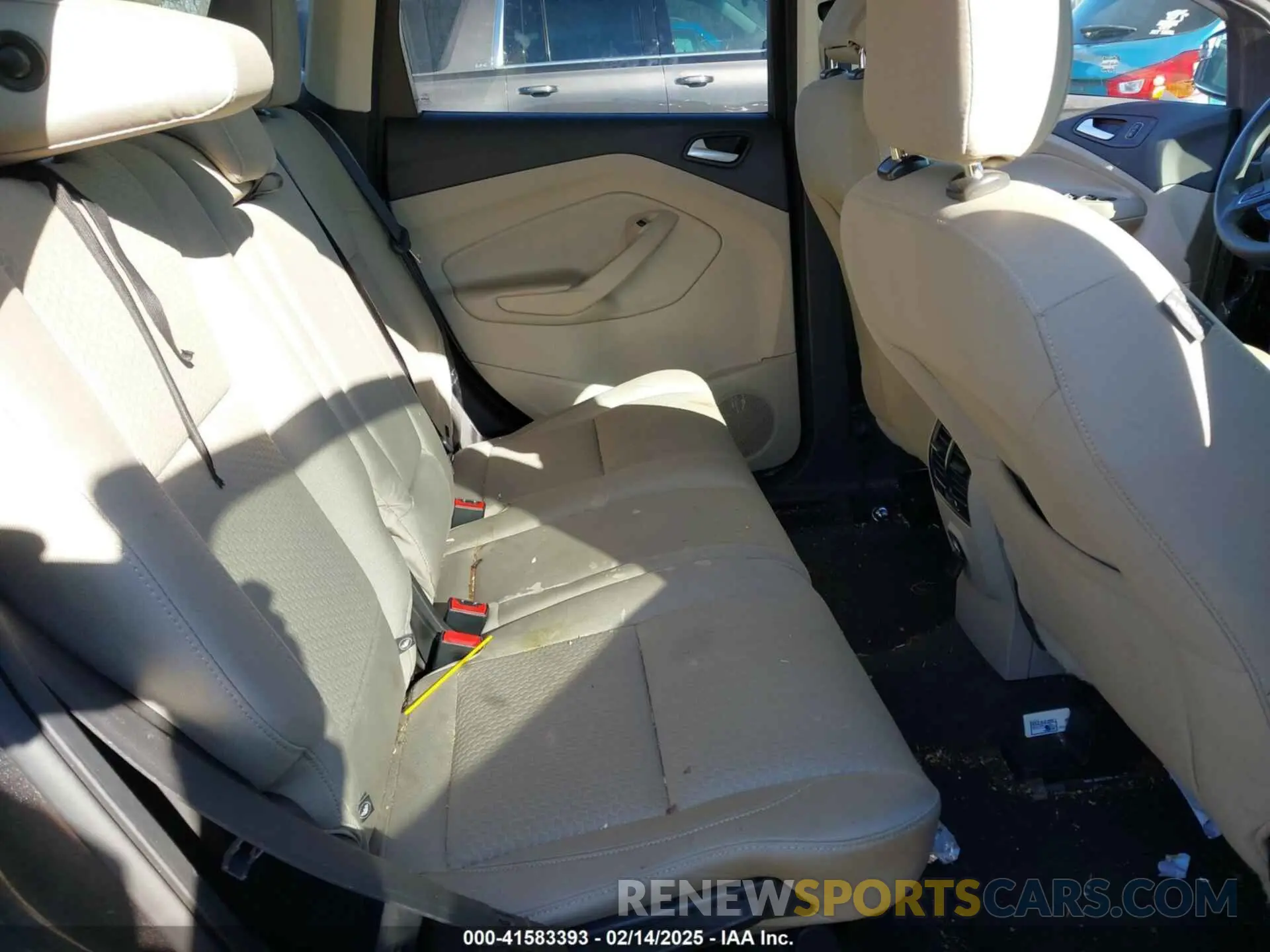8 fotografías del automóvil dañado 1FMCU0GD4KUB20403 FORD ESCAPE 2019