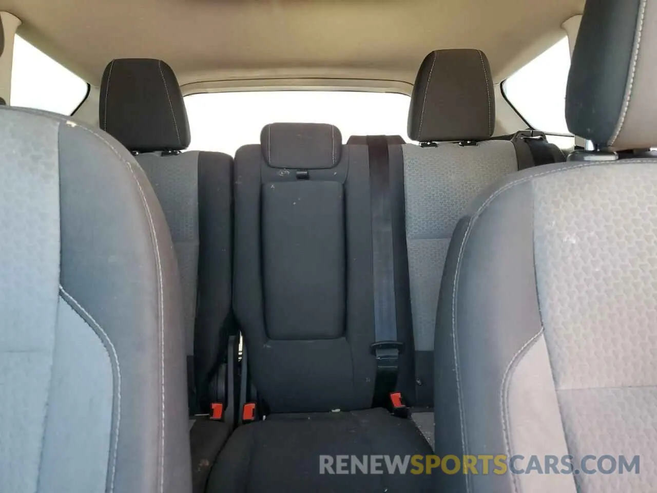 10 fotografías del automóvil dañado 1FMCU0GD4KUC02566 FORD ESCAPE 2019