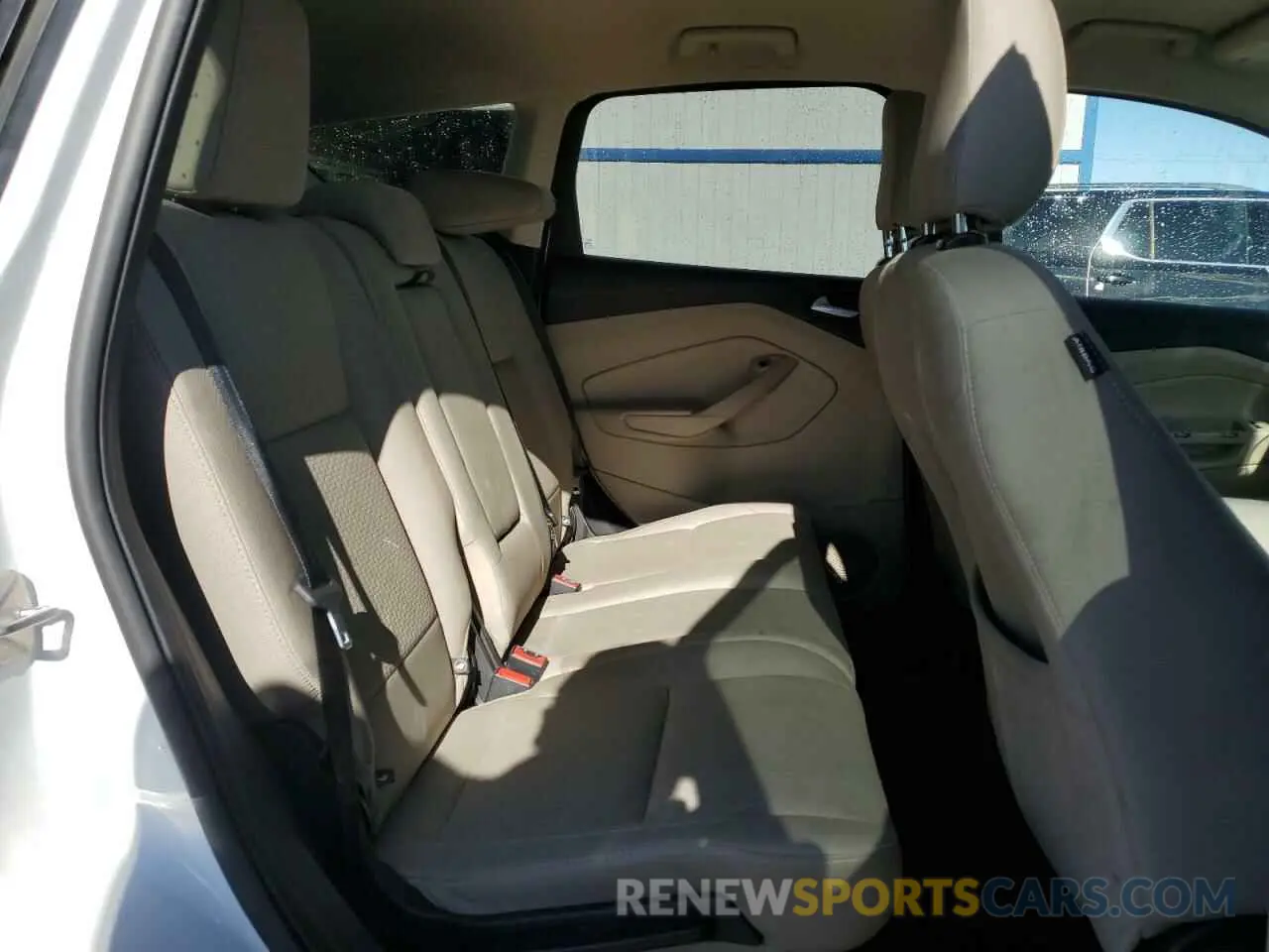 11 fotografías del automóvil dañado 1FMCU0GD4KUC06925 FORD ESCAPE 2019