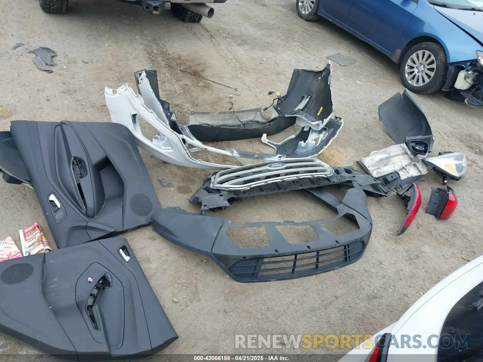 12 fotografías del automóvil dañado 1FMCU0GD4KUC35521 FORD ESCAPE 2019