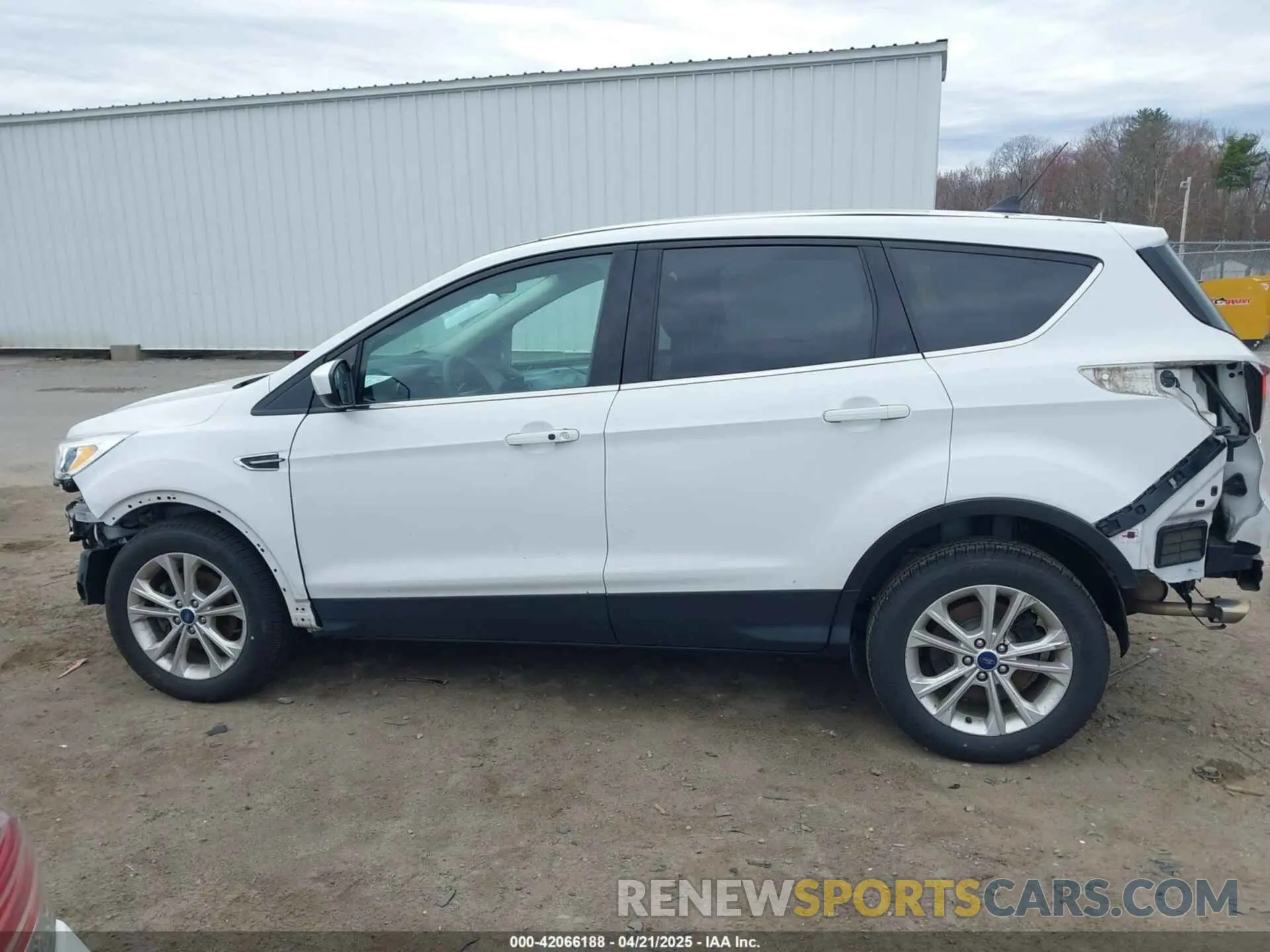 15 fotografías del automóvil dañado 1FMCU0GD4KUC35521 FORD ESCAPE 2019