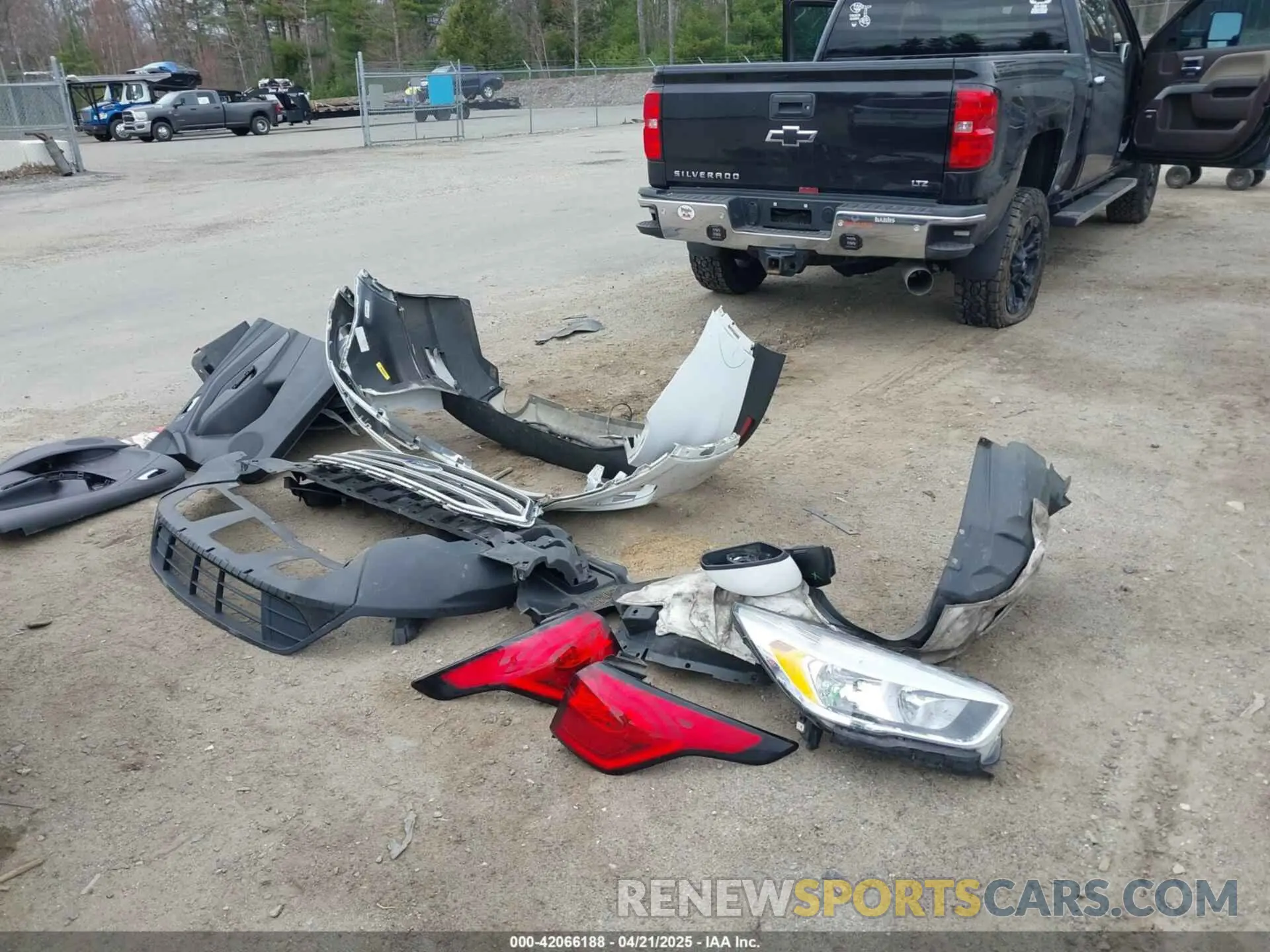 18 fotografías del automóvil dañado 1FMCU0GD4KUC35521 FORD ESCAPE 2019