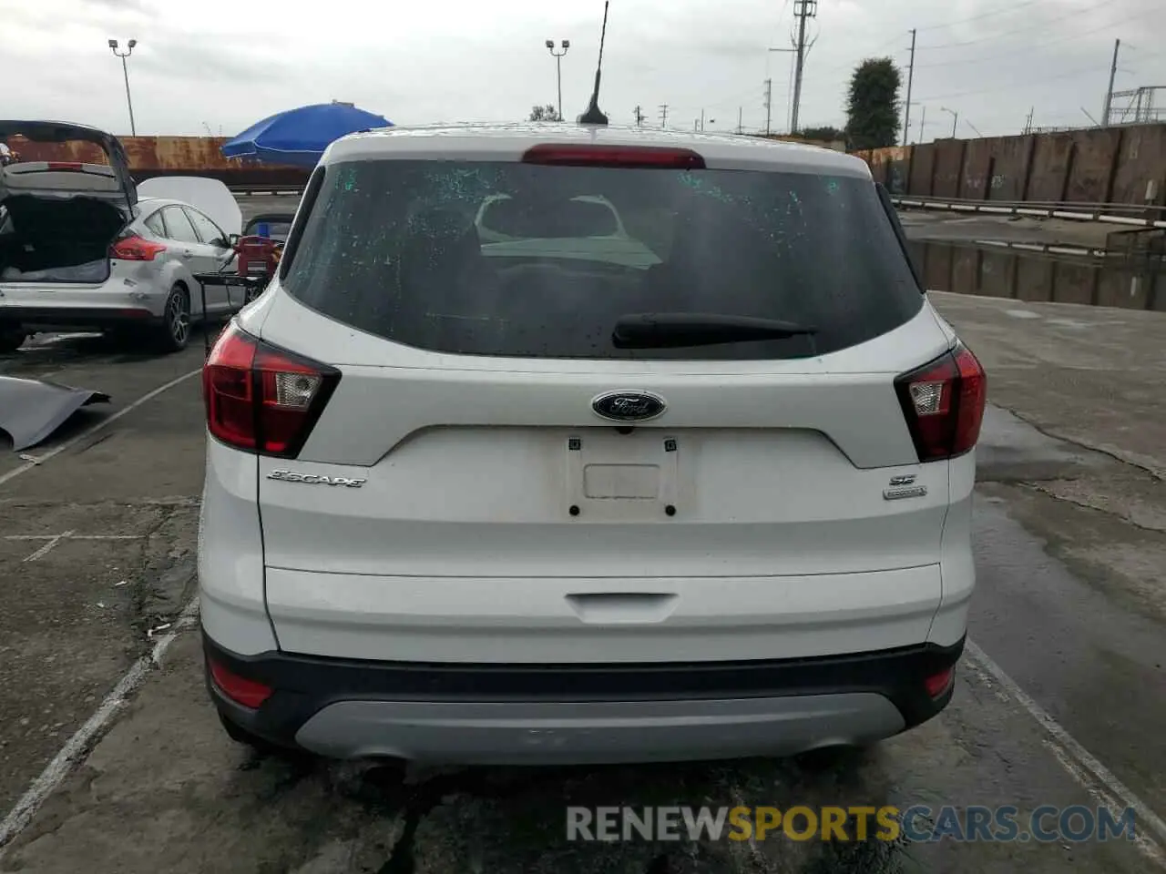 6 fotografías del automóvil dañado 1FMCU0GD5KUB04825 FORD ESCAPE 2019