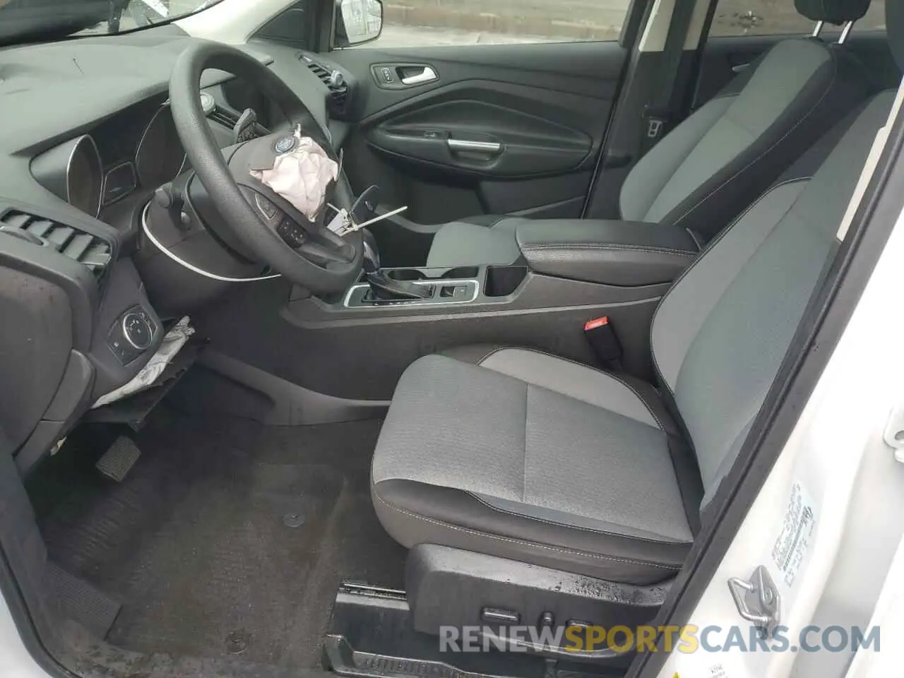 7 fotografías del automóvil dañado 1FMCU0GD5KUB04825 FORD ESCAPE 2019