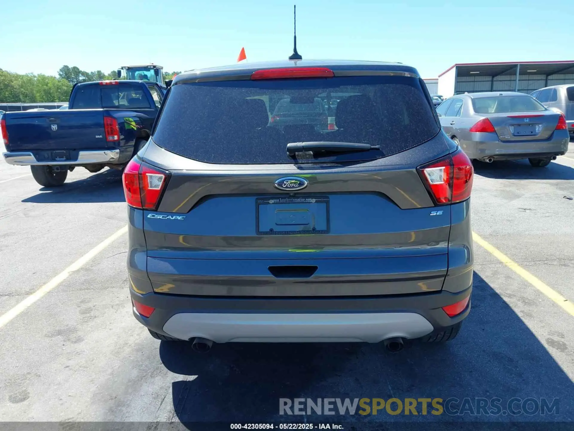 16 fotografías del automóvil dañado 1FMCU0GD5KUB19907 FORD ESCAPE 2019