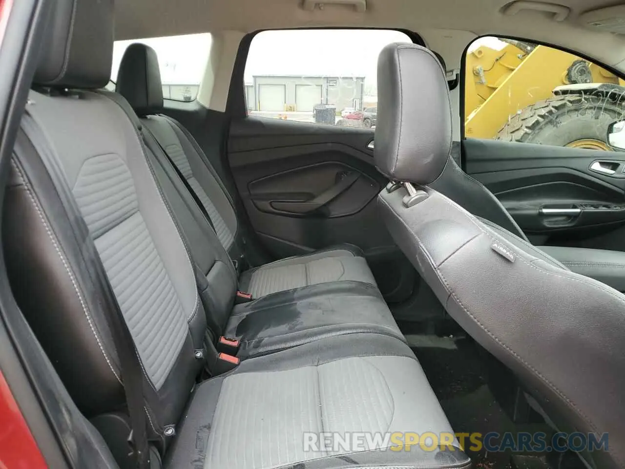 10 fotografías del automóvil dañado 1FMCU0GD5KUB24167 FORD ESCAPE 2019