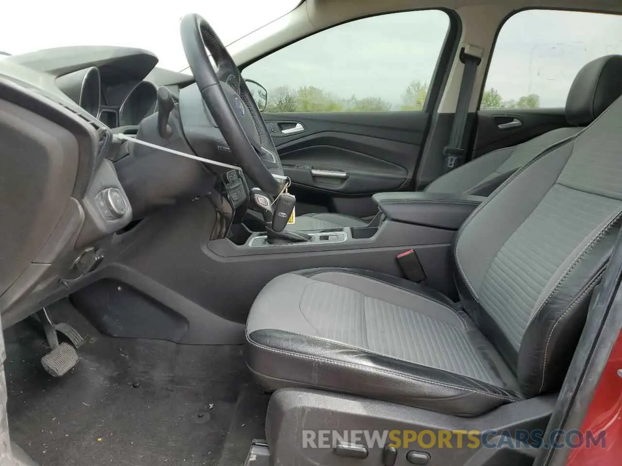 7 fotografías del automóvil dañado 1FMCU0GD5KUB24167 FORD ESCAPE 2019