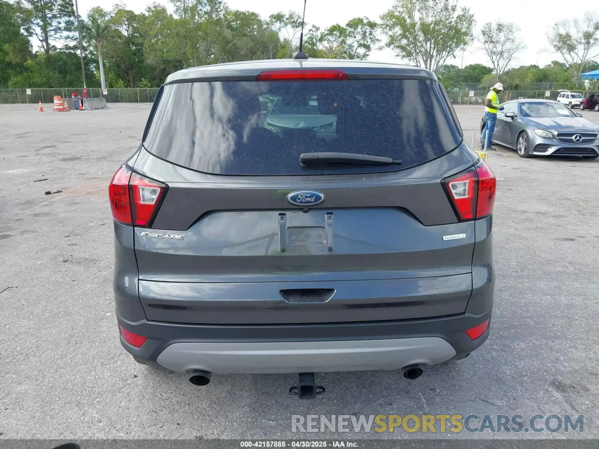 16 fotografías del automóvil dañado 1FMCU0GD6KUA30251 FORD ESCAPE 2019