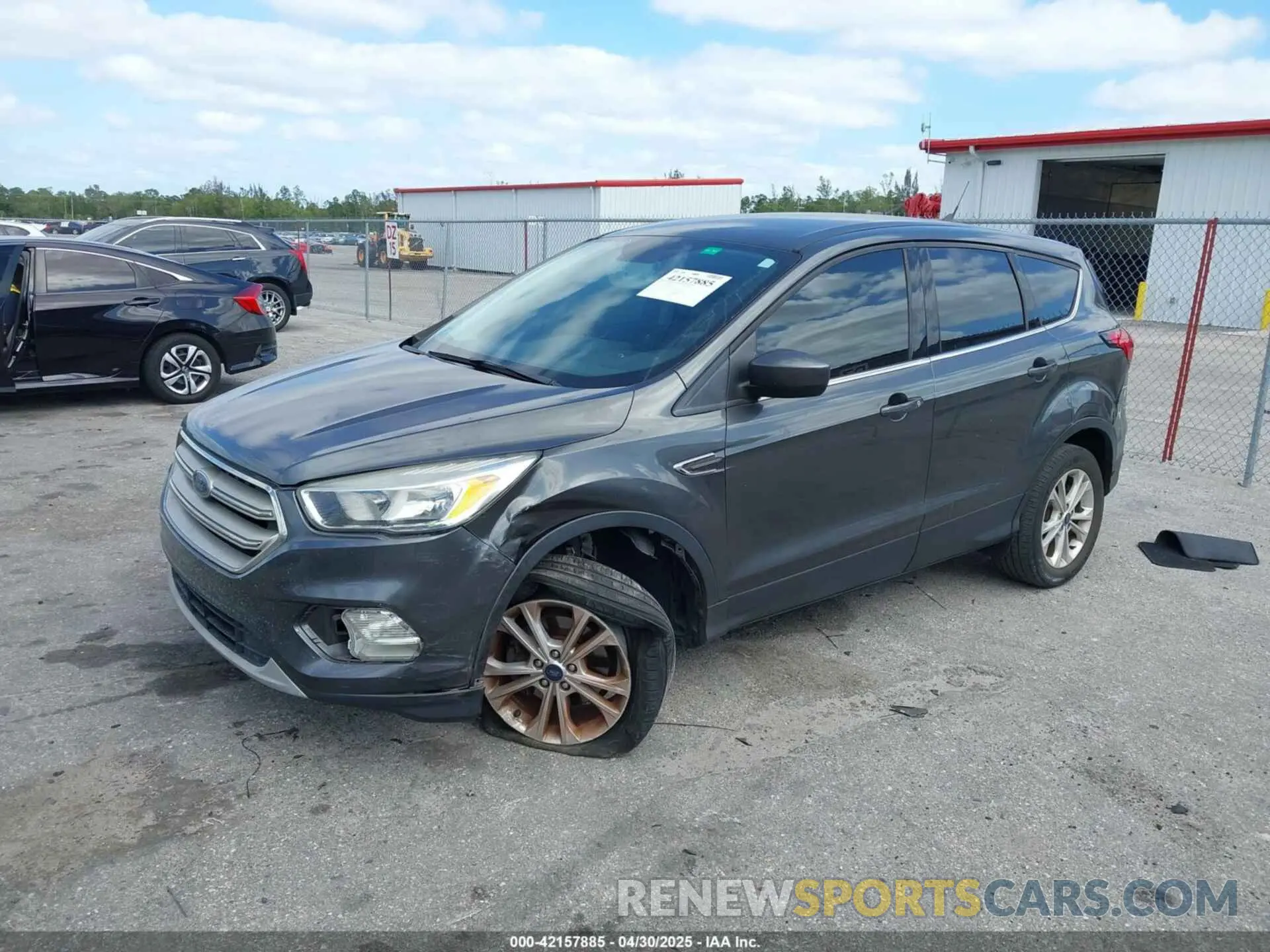 2 fotografías del automóvil dañado 1FMCU0GD6KUA30251 FORD ESCAPE 2019