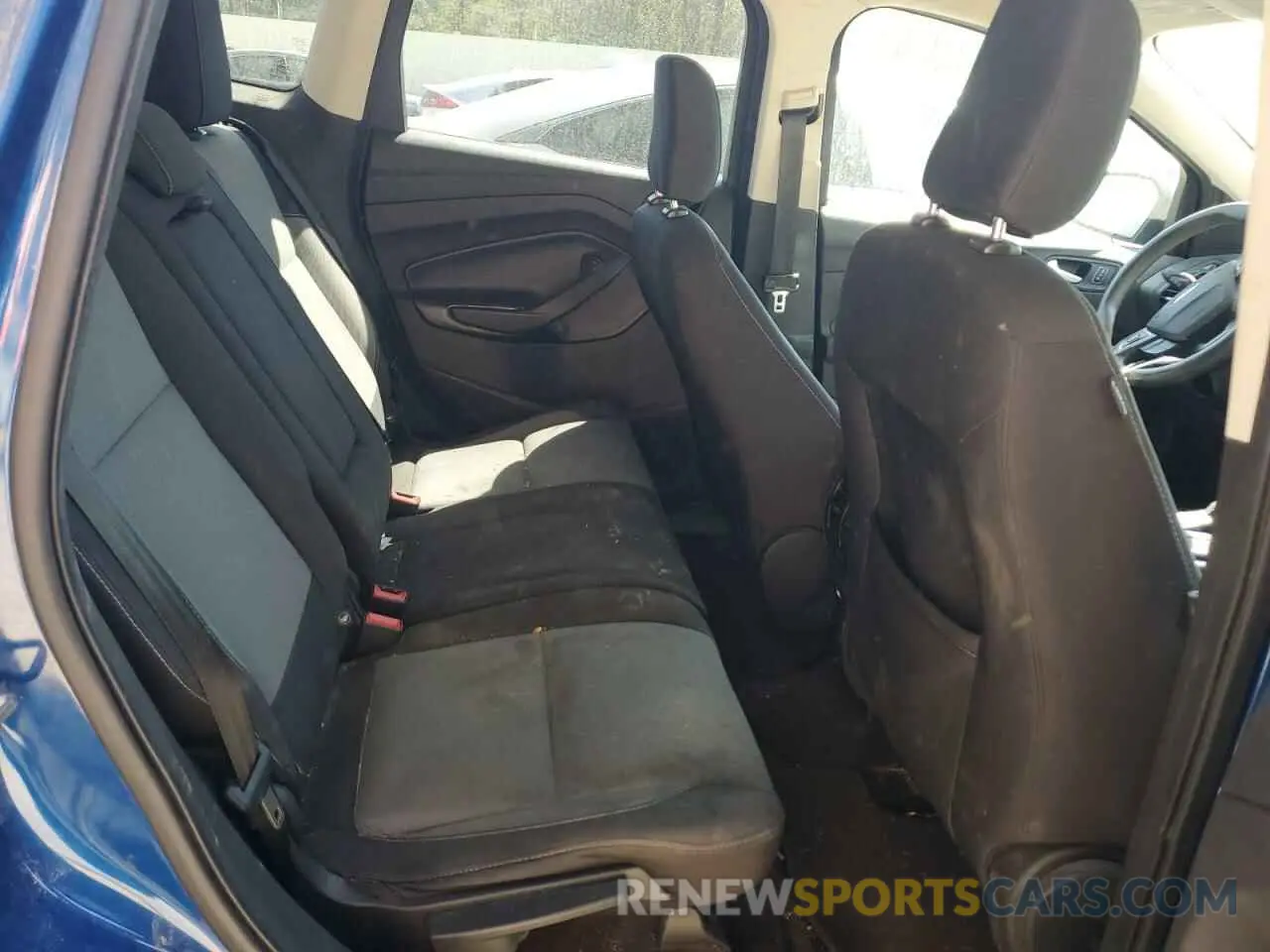 11 fotografías del automóvil dañado 1FMCU0GD6KUA32596 FORD ESCAPE 2019