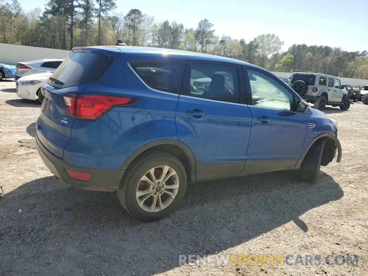 3 fotografías del automóvil dañado 1FMCU0GD6KUA32596 FORD ESCAPE 2019
