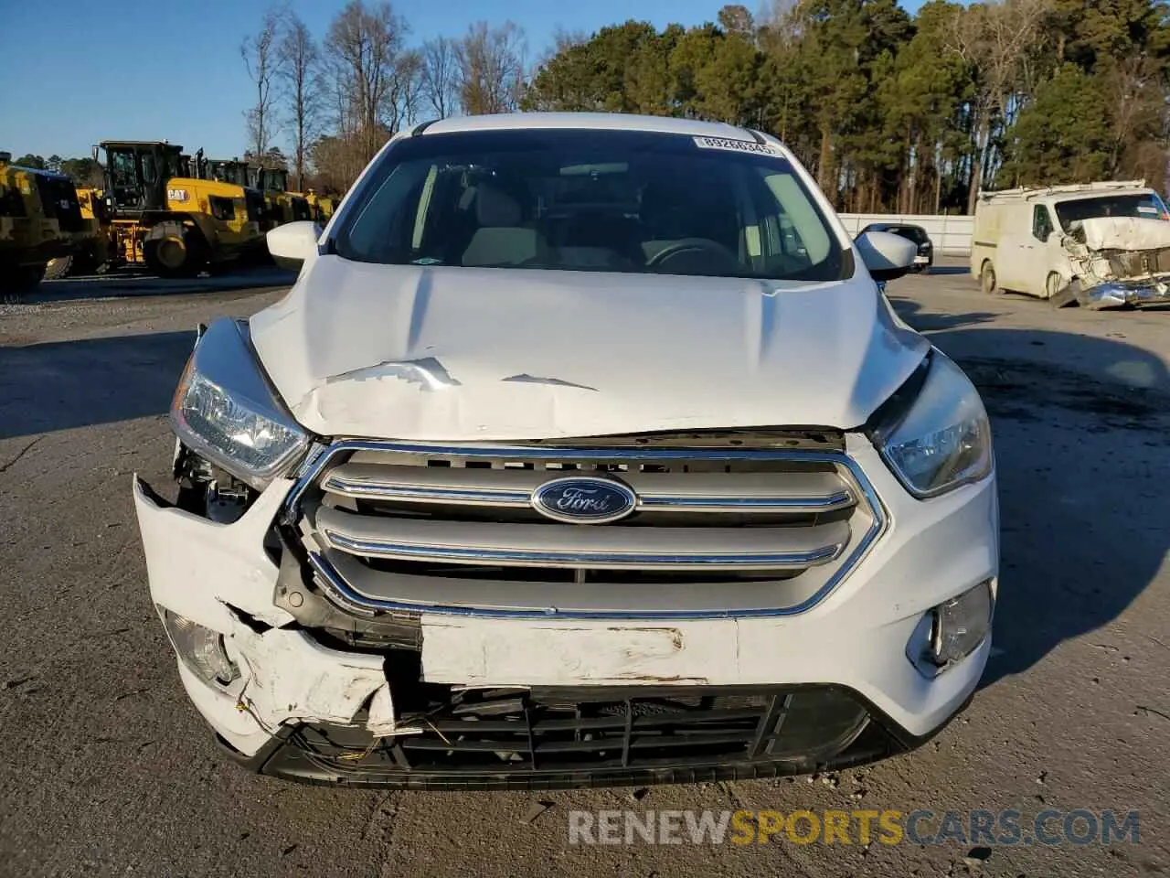 5 fotografías del automóvil dañado 1FMCU0GD6KUA44151 FORD ESCAPE 2019