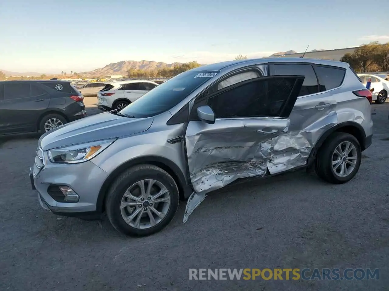1 fotografías del automóvil dañado 1FMCU0GD6KUC09065 FORD ESCAPE 2019