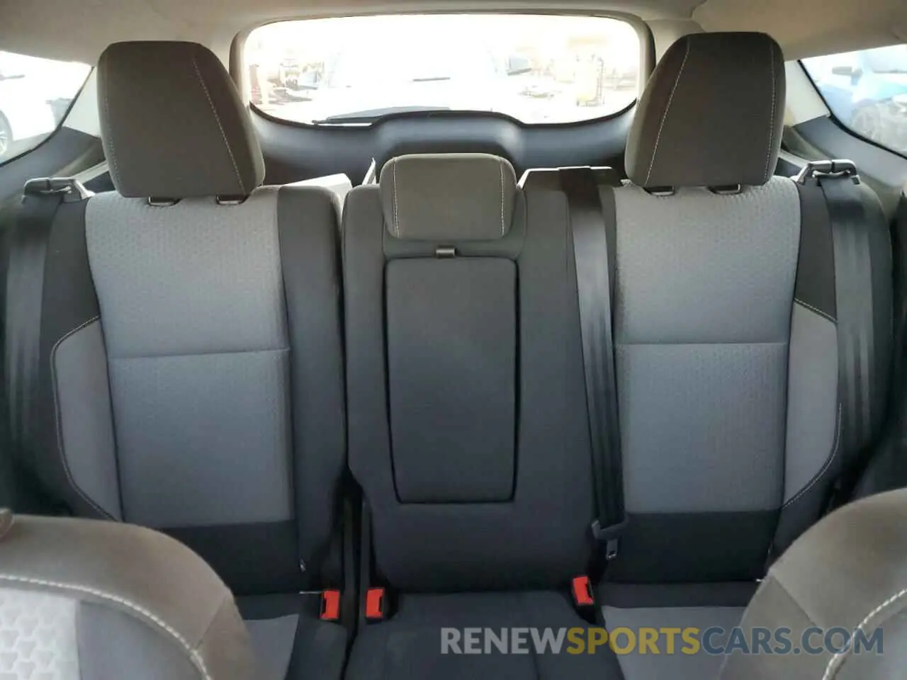 10 fotografías del automóvil dañado 1FMCU0GD6KUC09065 FORD ESCAPE 2019