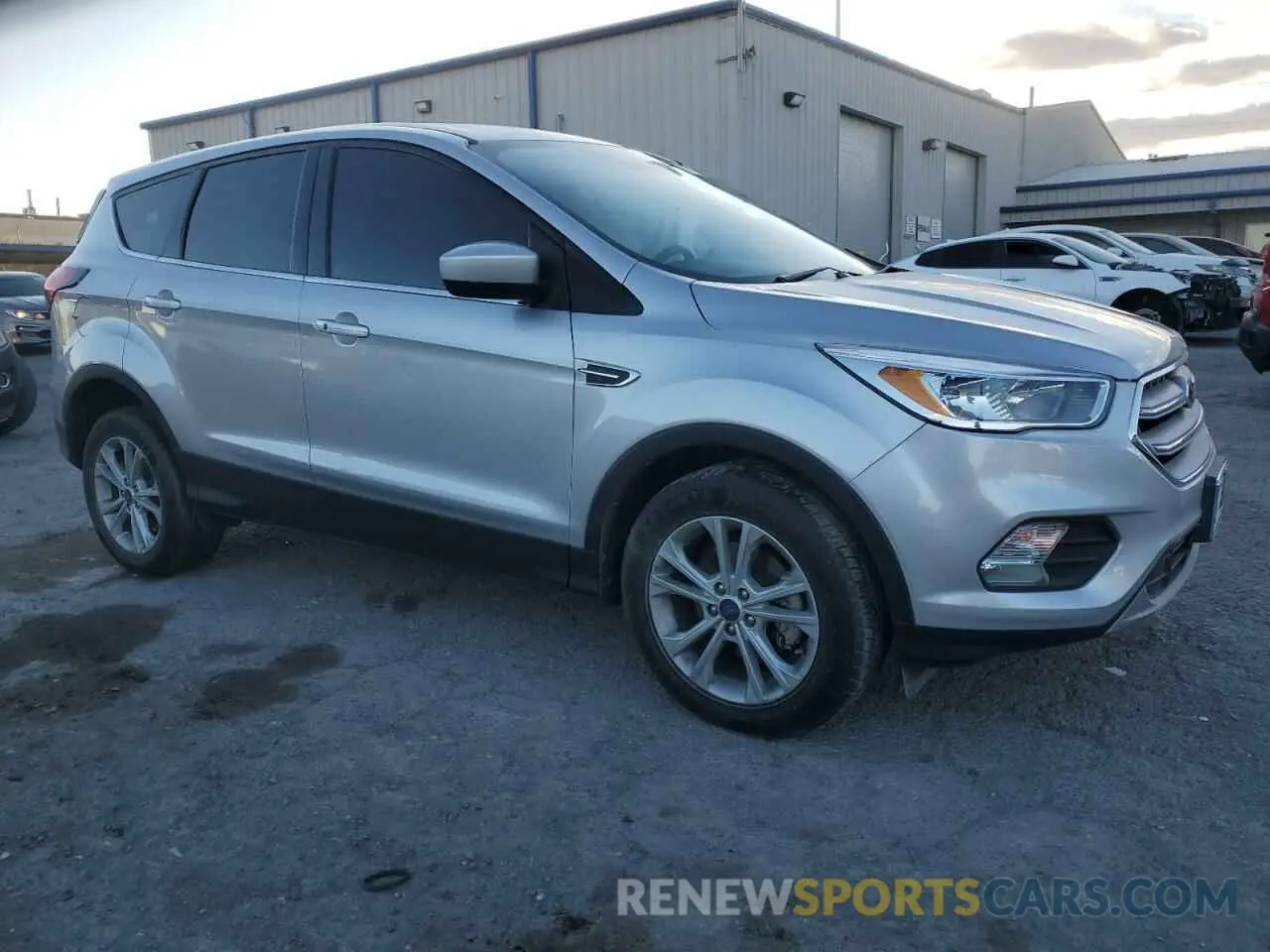 4 fotografías del automóvil dañado 1FMCU0GD6KUC09065 FORD ESCAPE 2019
