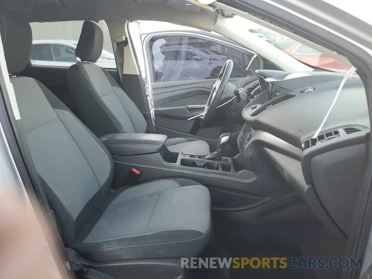 7 fotografías del automóvil dañado 1FMCU0GD6KUC09065 FORD ESCAPE 2019