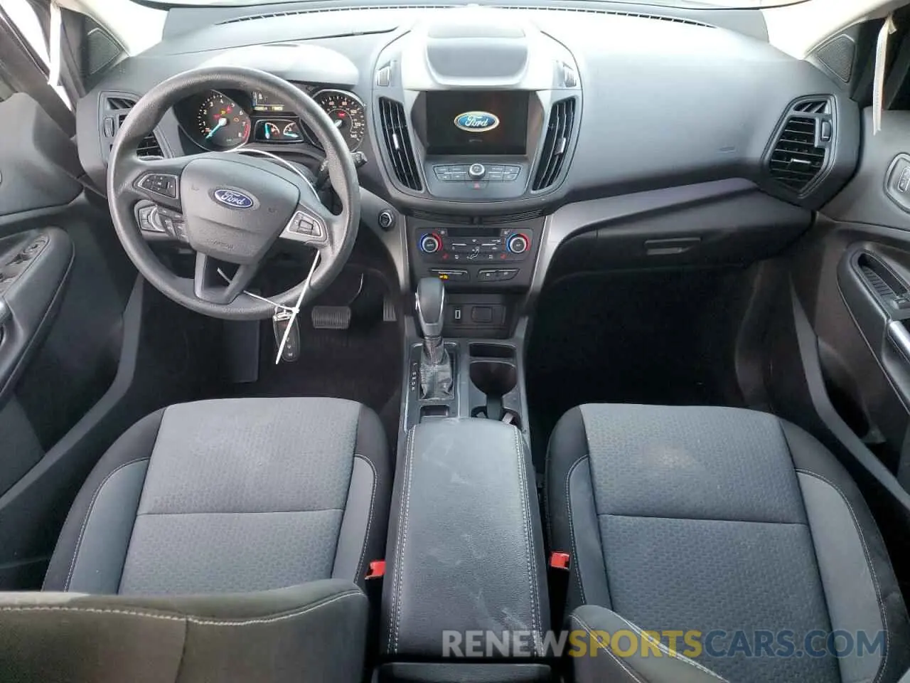 8 fotografías del automóvil dañado 1FMCU0GD6KUC09065 FORD ESCAPE 2019