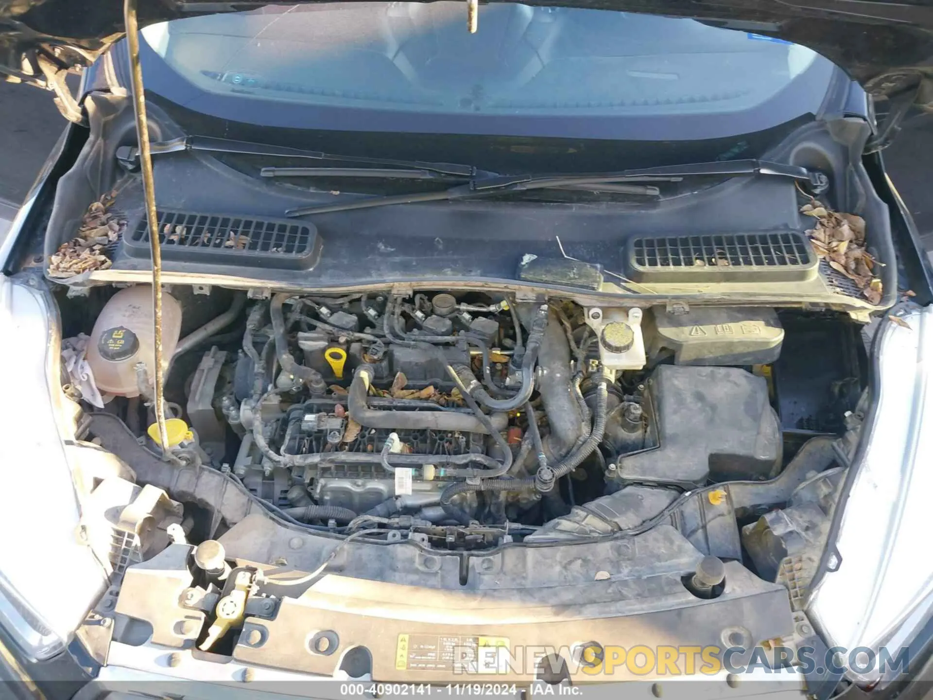 10 fotografías del automóvil dañado 1FMCU0GD6KUC52417 FORD ESCAPE 2019