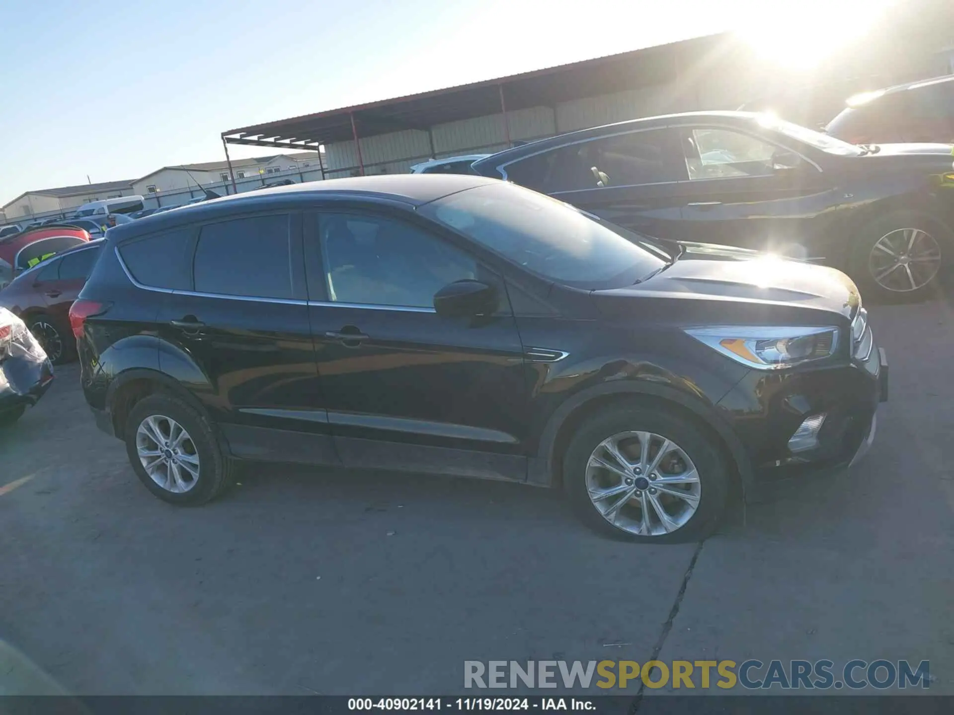12 fotografías del automóvil dañado 1FMCU0GD6KUC52417 FORD ESCAPE 2019