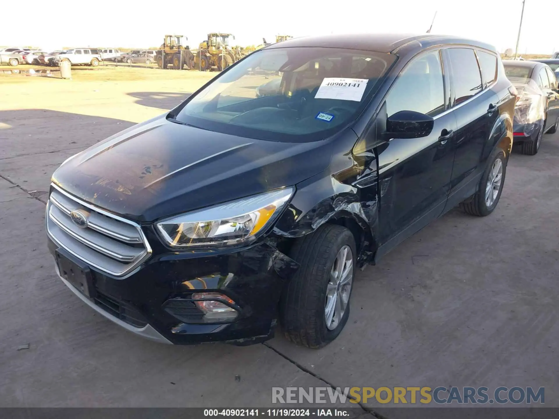 2 fotografías del automóvil dañado 1FMCU0GD6KUC52417 FORD ESCAPE 2019