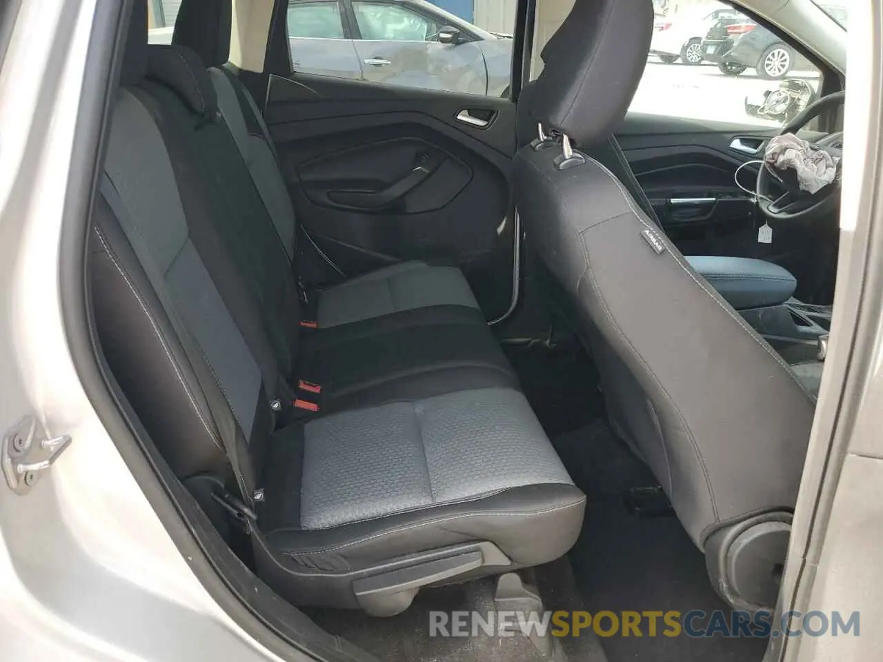 10 fotografías del automóvil dañado 1FMCU0GD6KUC53194 FORD ESCAPE 2019