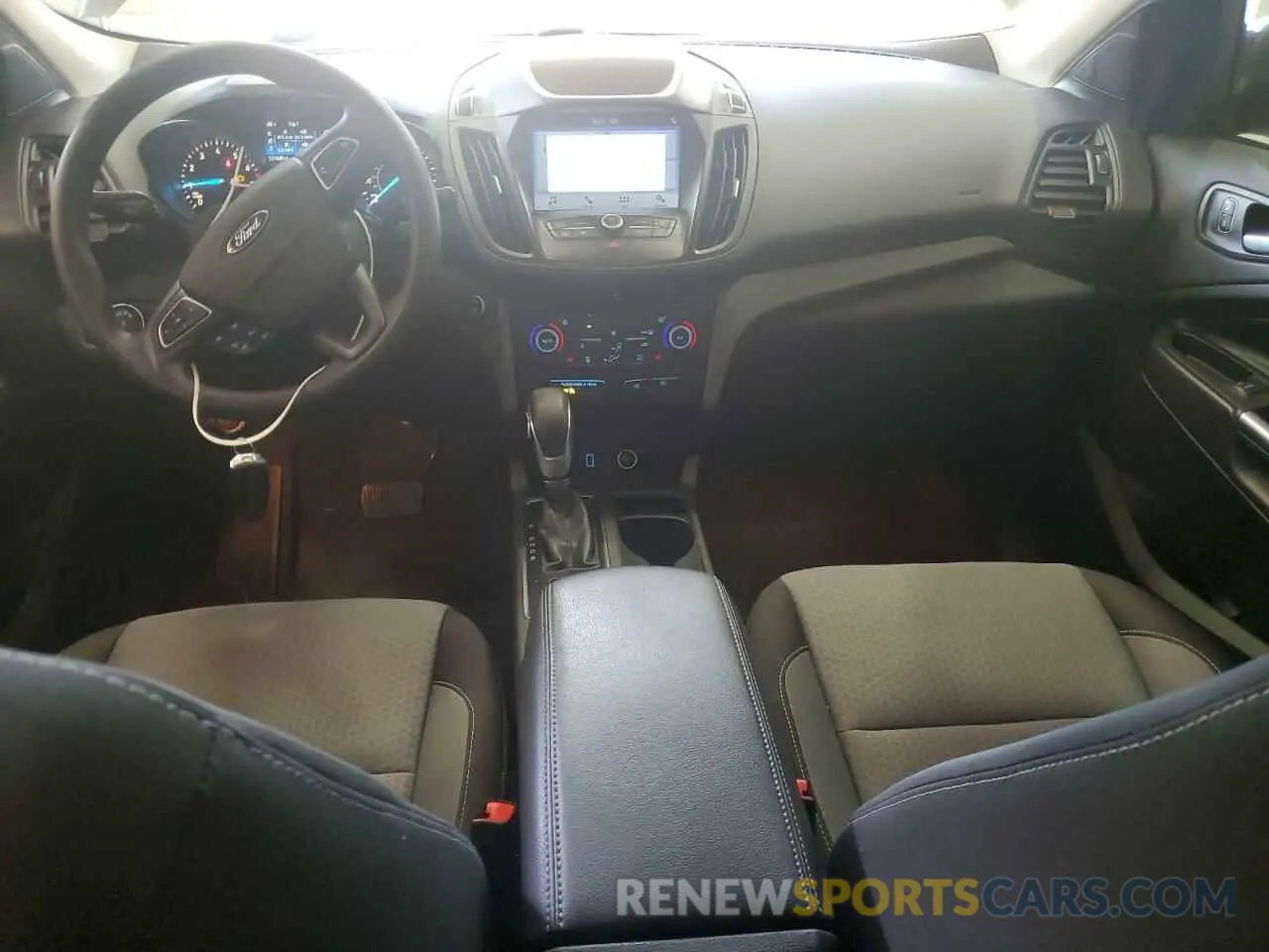 8 fotografías del automóvil dañado 1FMCU0GD7KUA02488 FORD ESCAPE 2019
